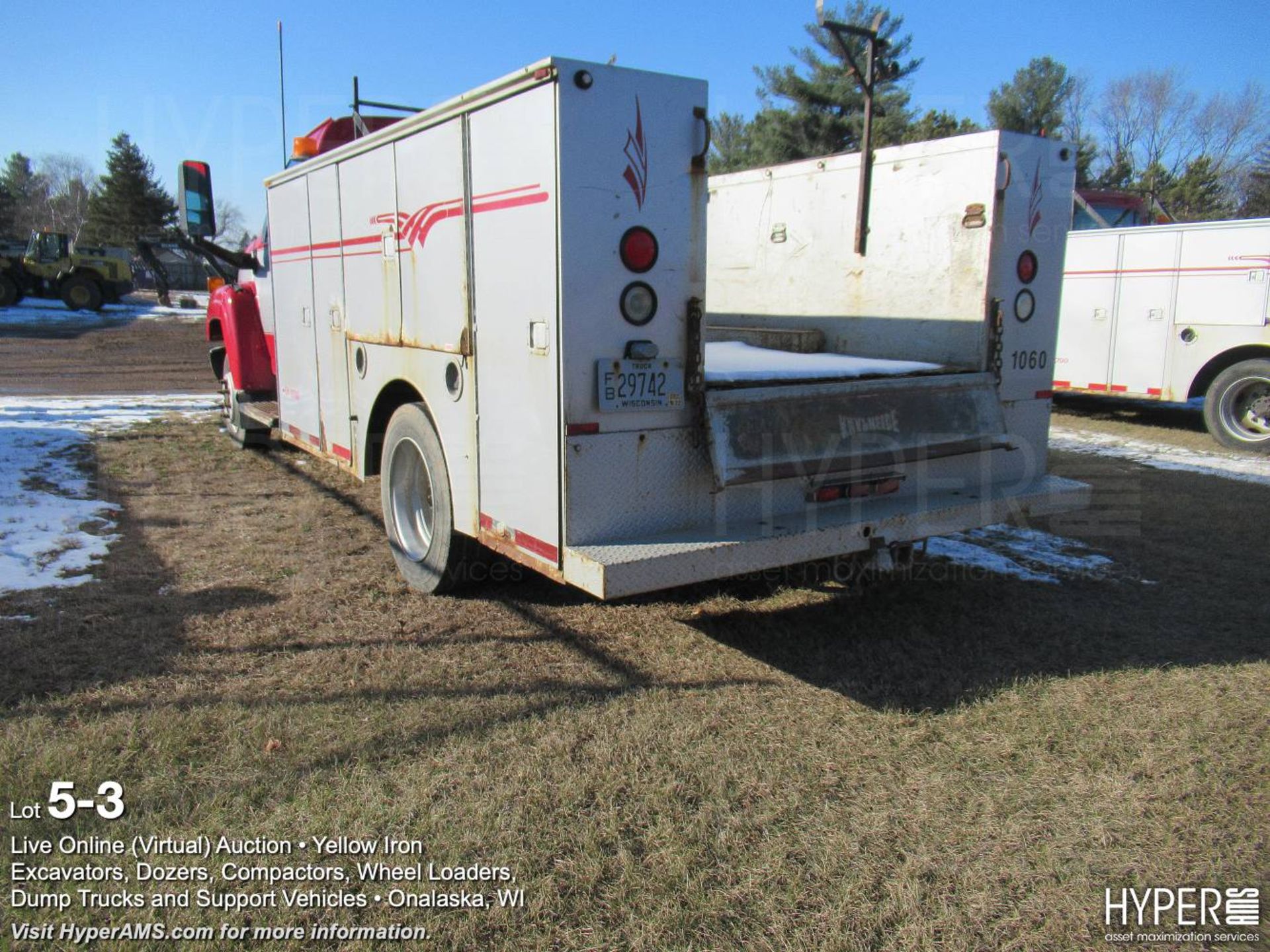 2005 Chevrolet C5500 Service Truck - Image 3 of 11