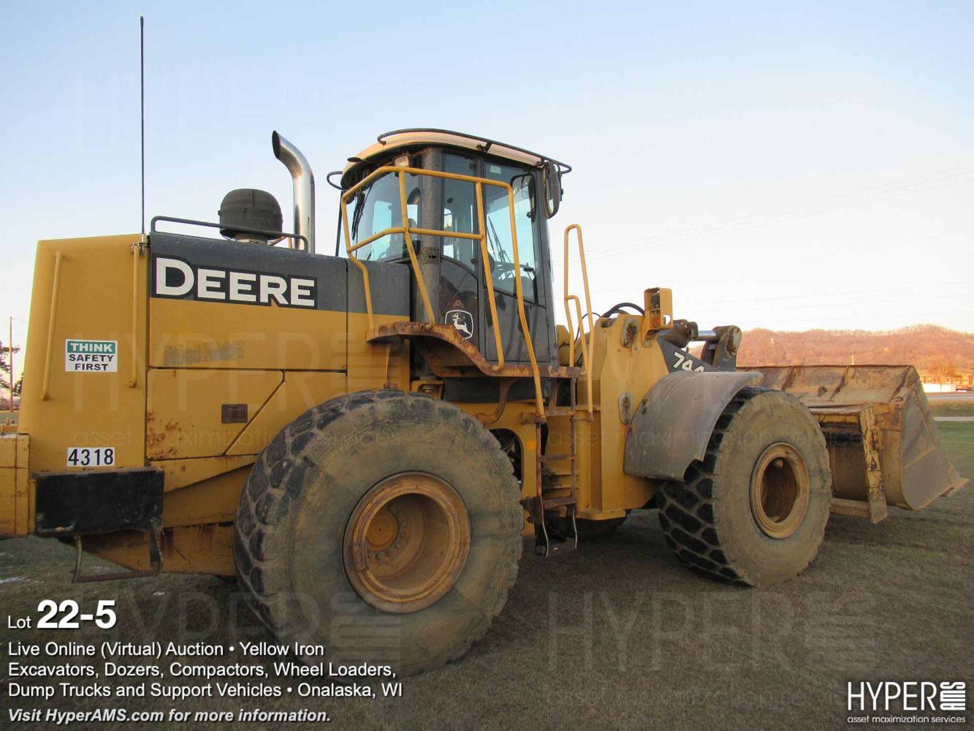 2004 John Deere 744J Wheel Loader - Image 5 of 12