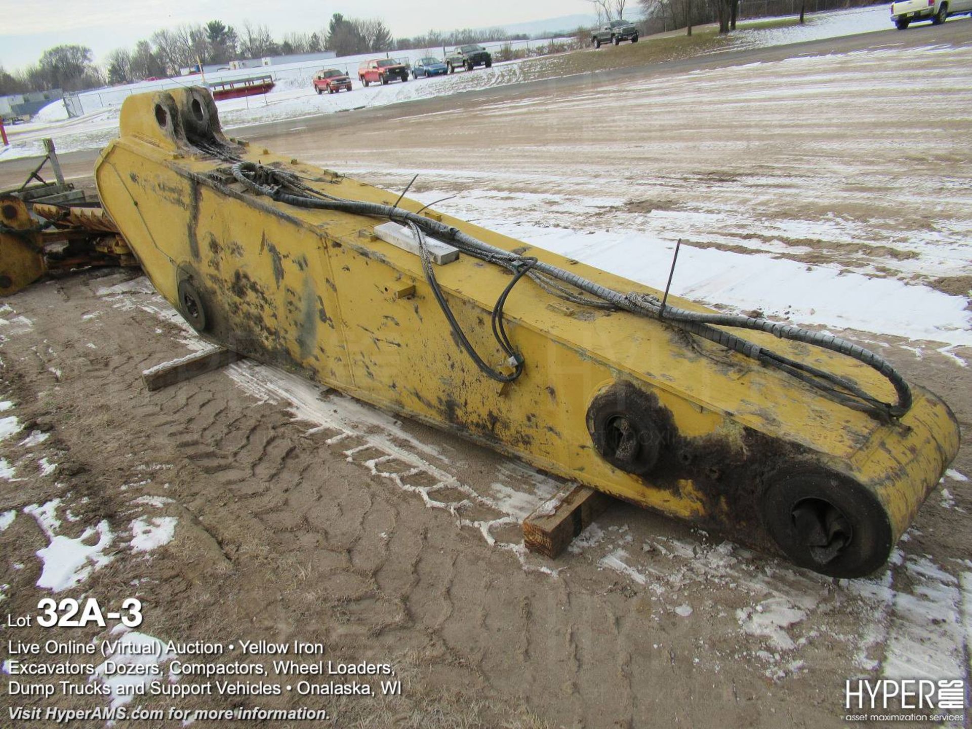 Caterpillar short stick boom for the 390F - Image 3 of 4