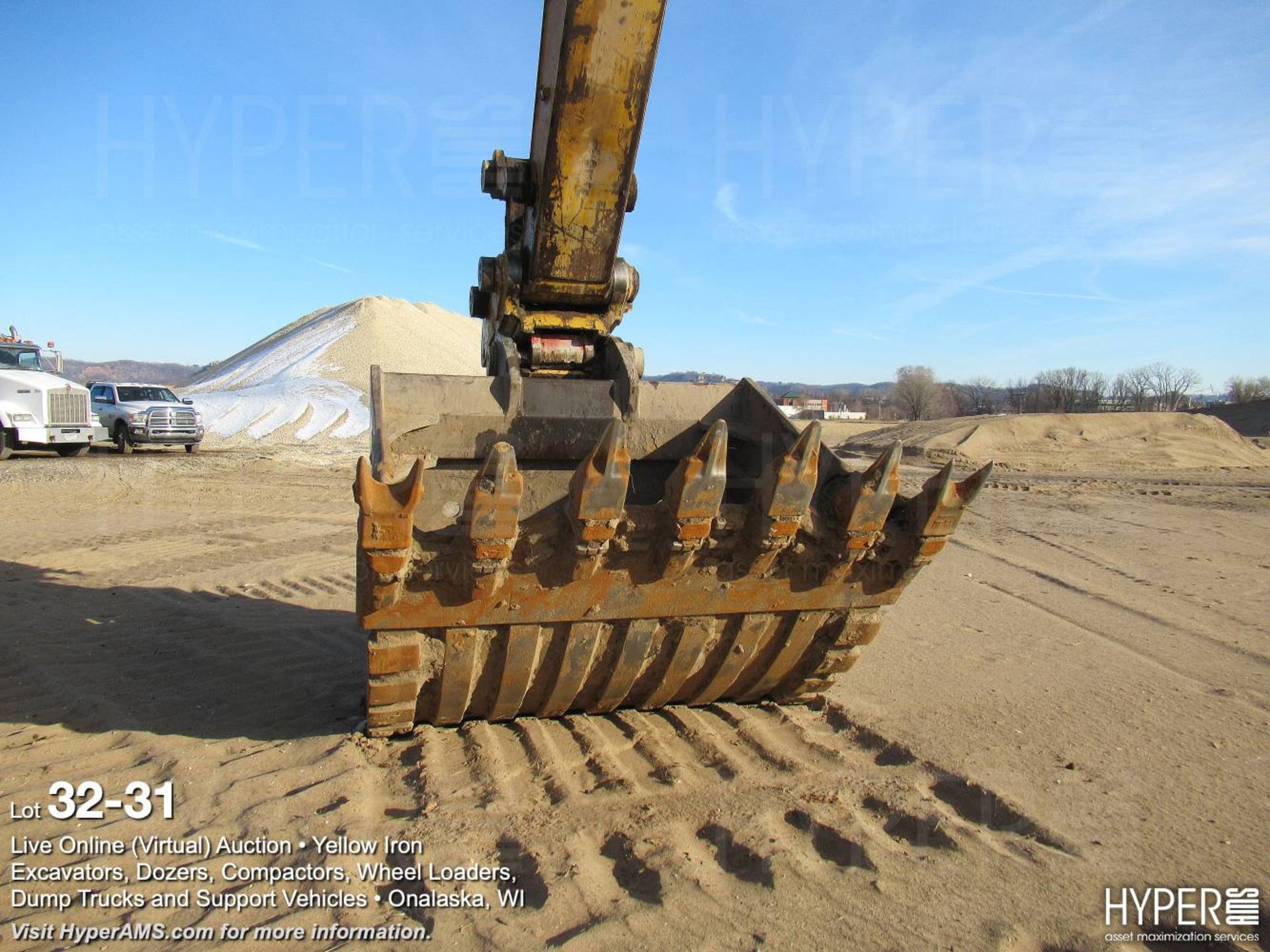 2015 Caterpillar 390F L Excavator - Image 30 of 34