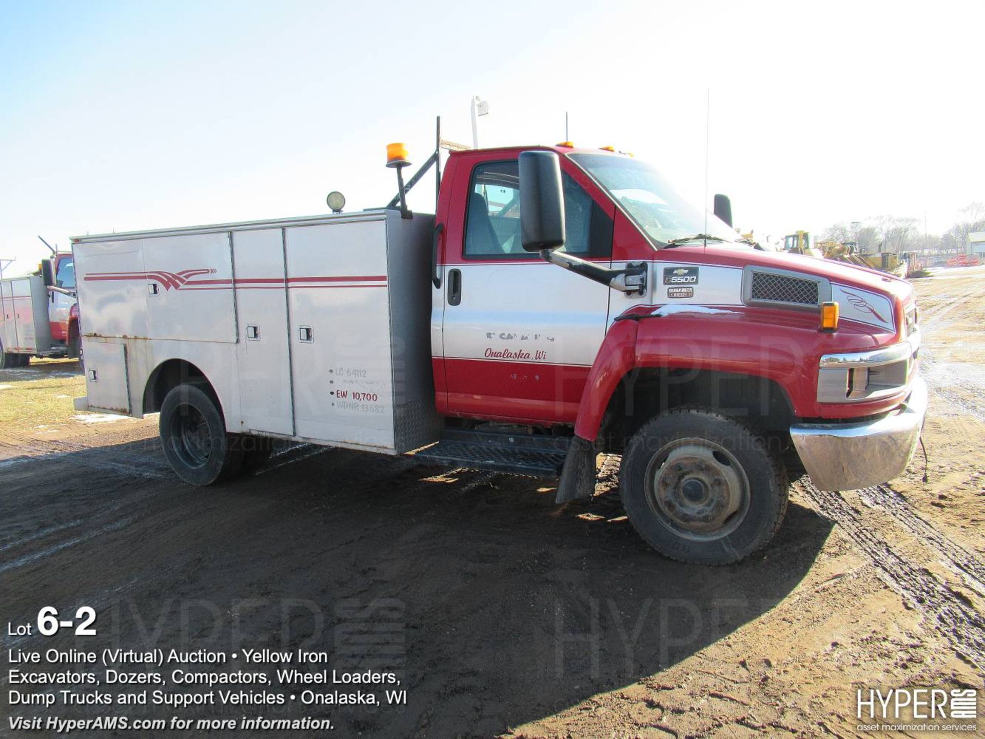 2003 Chevrolet C5500 Service Truck - Image 2 of 11