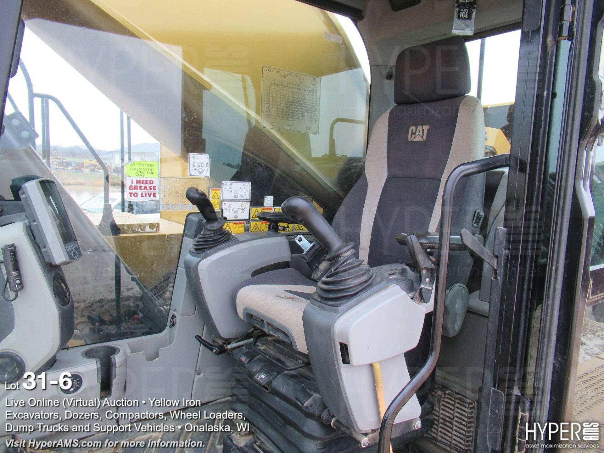 2016 Caterpillar 390F L Excavator - Image 6 of 32