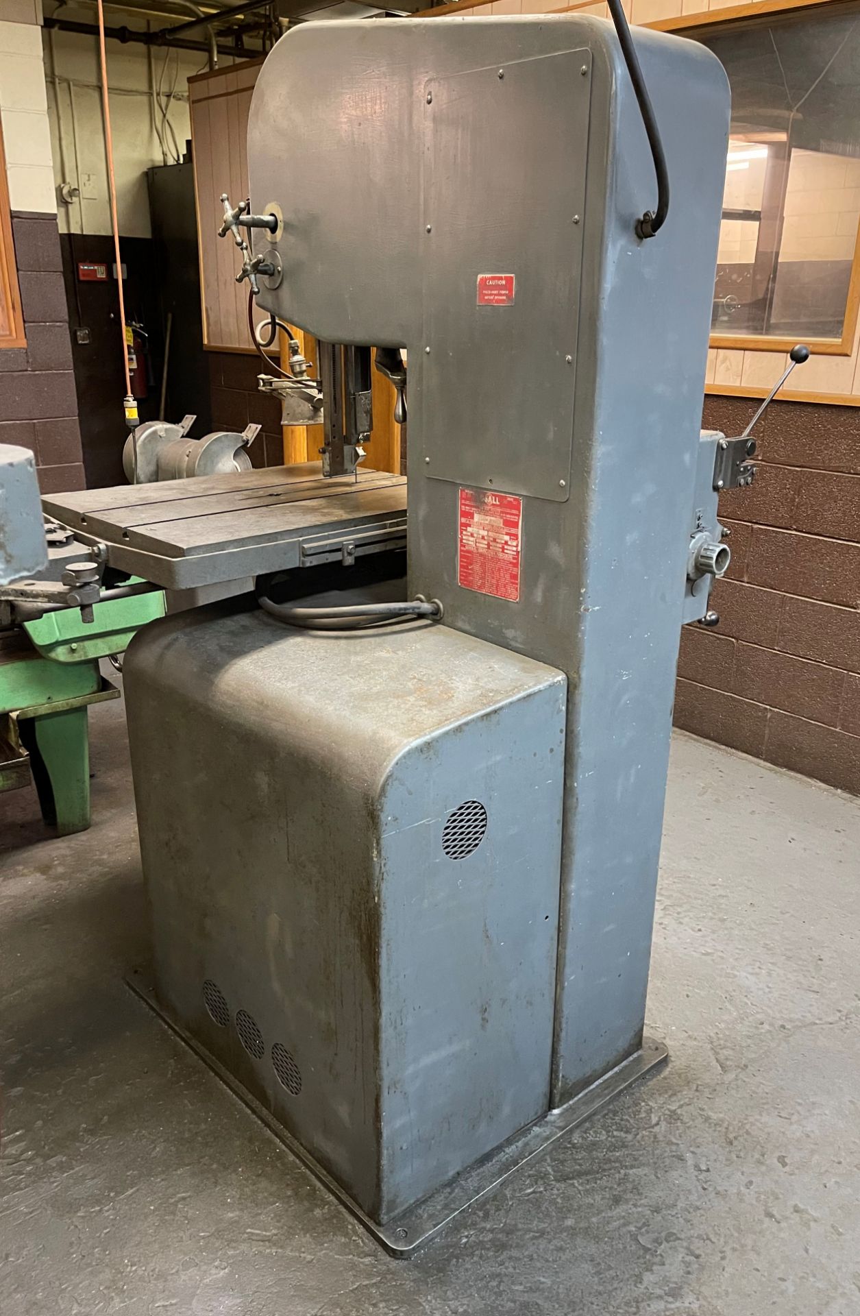 DoAll Mod.1612-3 16" Vertical Hyd. Band Saw - S/N 152-64515, 24" x 30.5" Tilt Table, 12" Work - Image 3 of 6