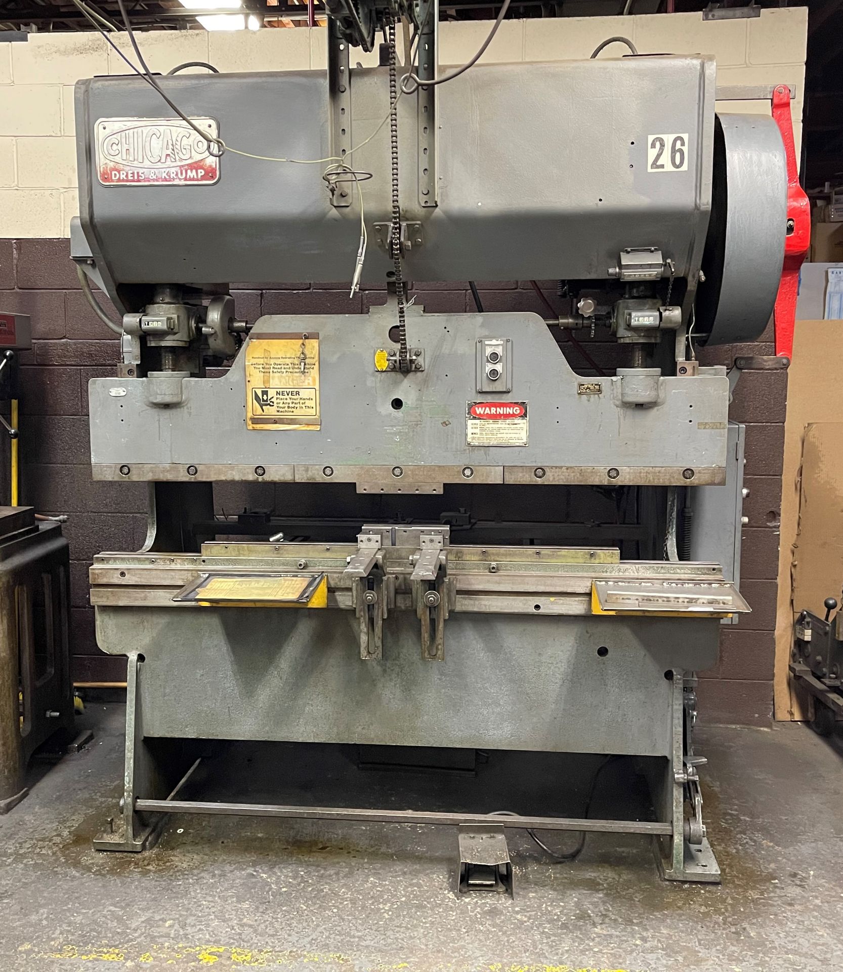 D & K Mod.56A 6' x 30/45 Ton Press Brake - S/N L-19091, 72" Bed, 62" Btw. Housings, 6" Throat, 3"