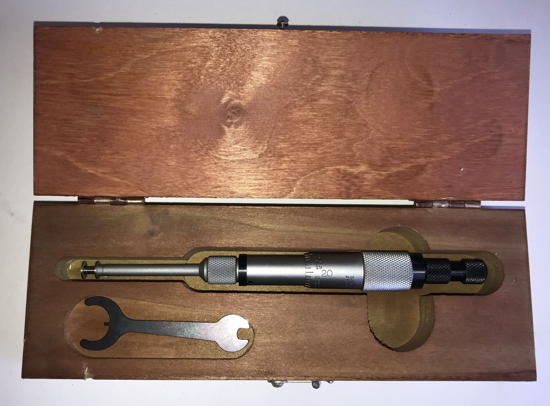 Starrett No.260 2"-9.5" Inside Micrometer