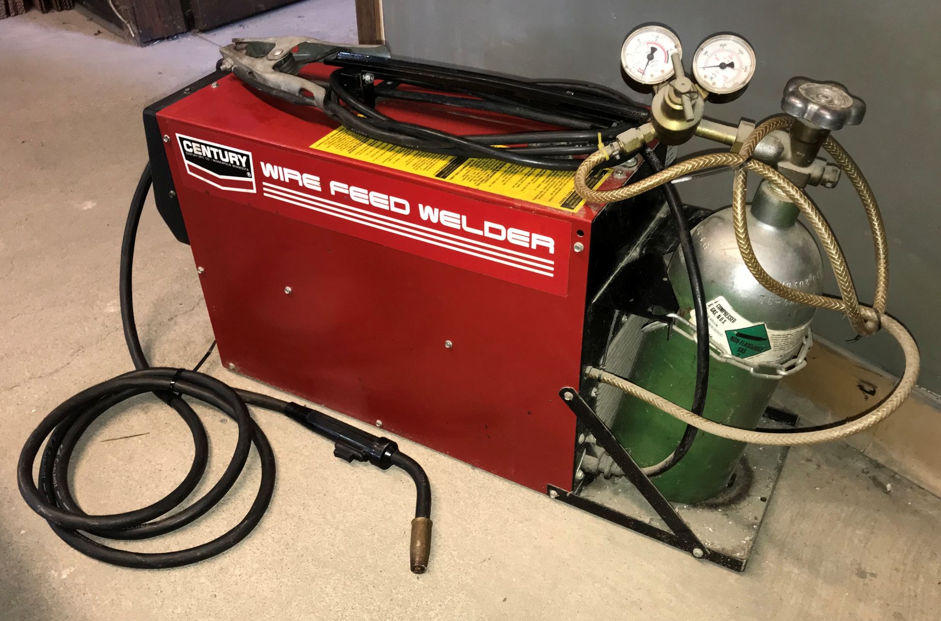 Lincoln Electric Century 105/90 Amp WireFeed Welder - Image 2 of 3