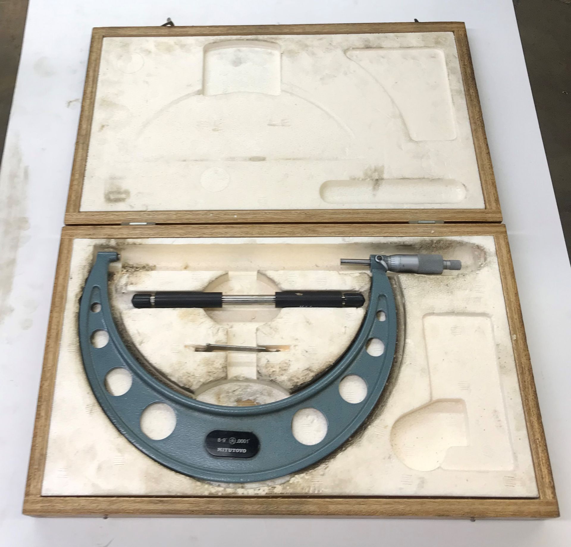 Mitutoyo 8"-9" Micrometer