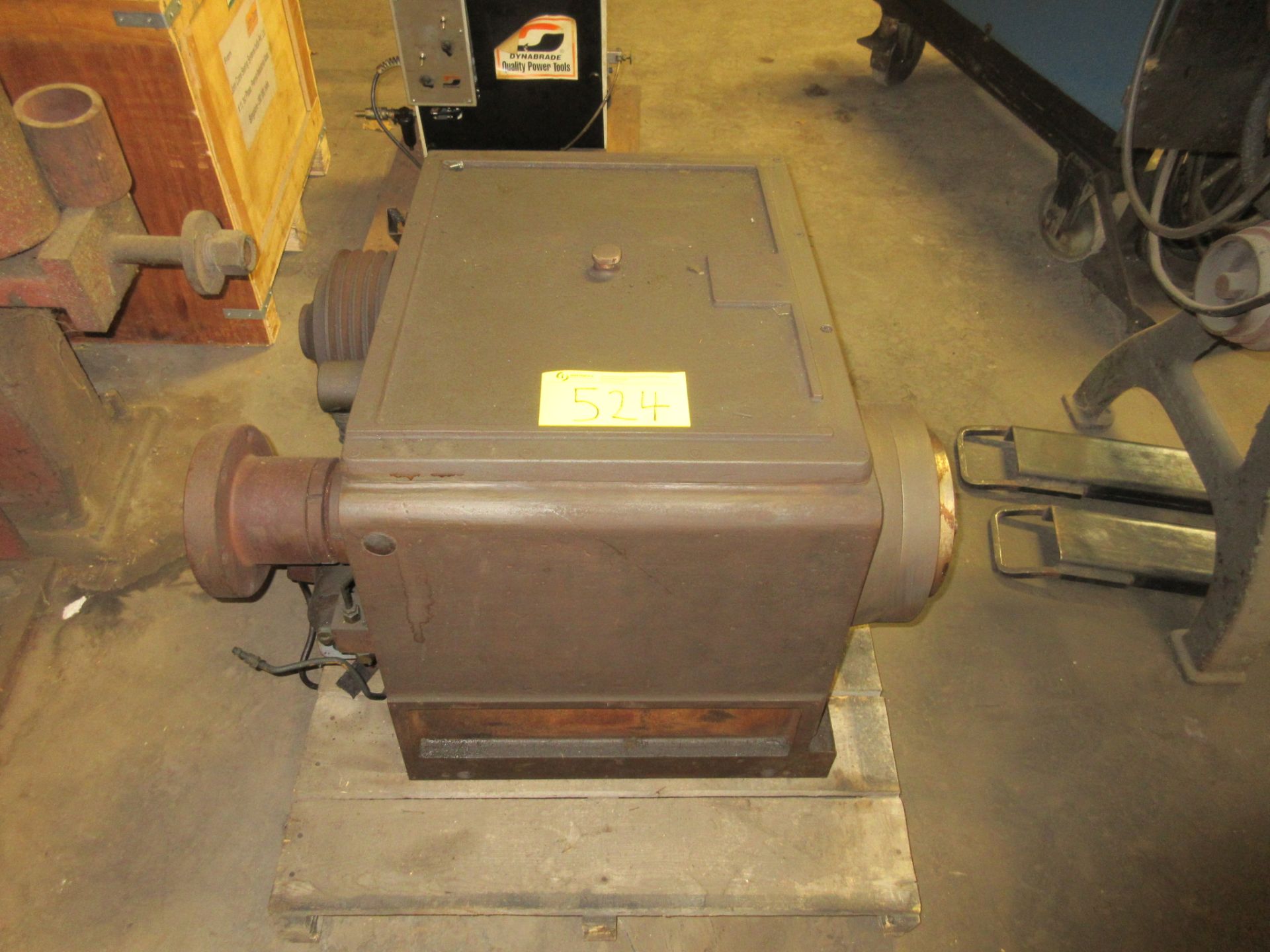 APPROX. 36"W X 28"L X 22"H GEARBOX ON PALLET