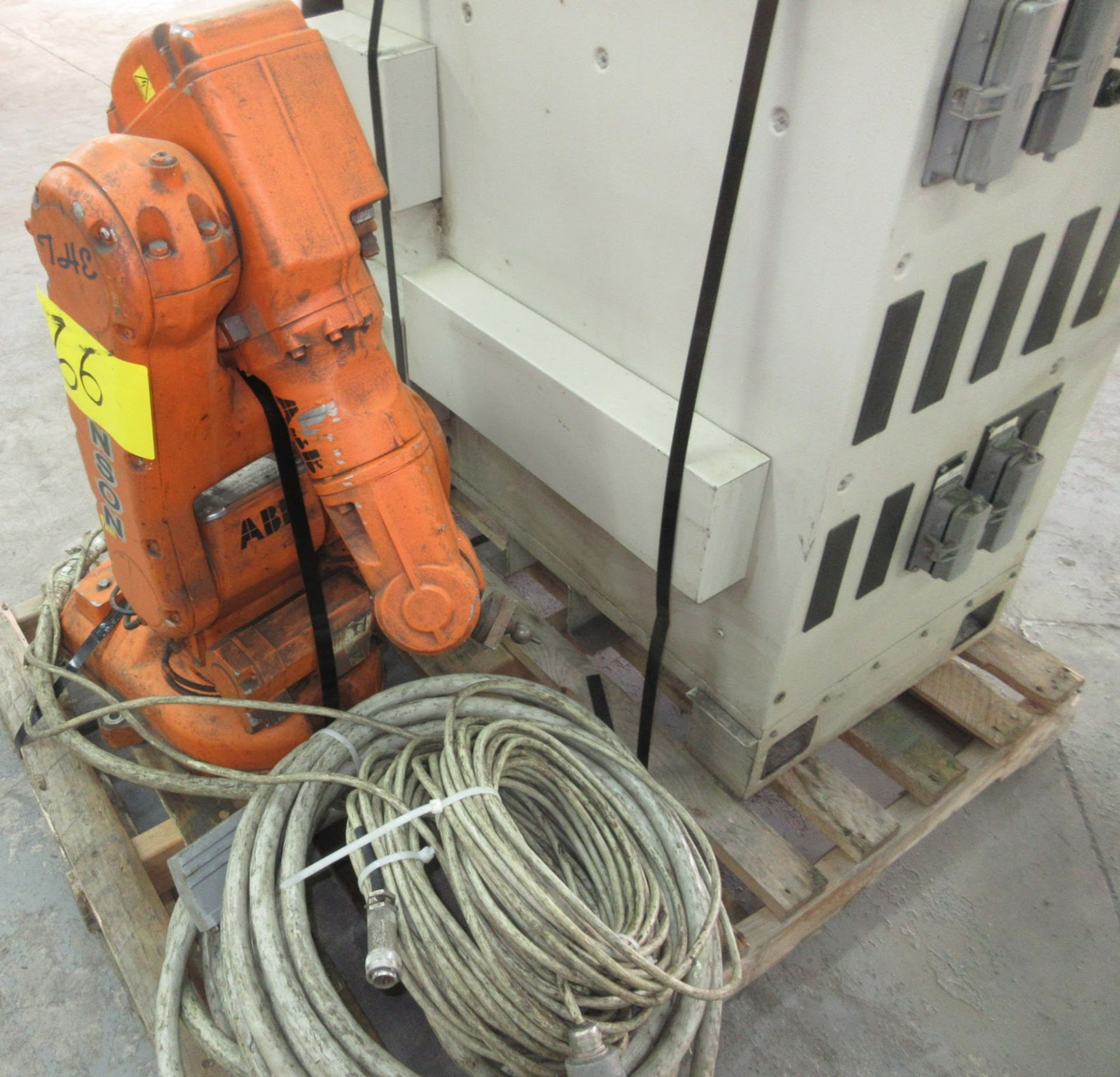 ABB IRB140 ROBOT W/ ROBOT CONTROLLER, TEACH PENDANT AND CABLES (LOCATED IN THOROLD, ON) (RIGGING FEE - Image 2 of 4