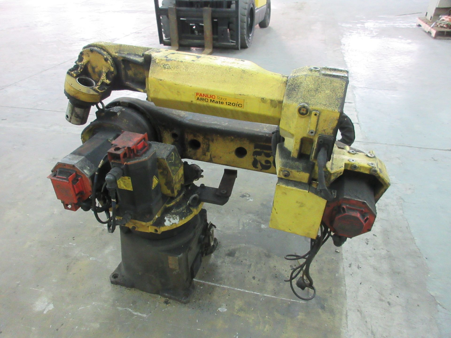 FANUC ARCMATE 120IC ROBOT (NO CONTROLLER) (LOCATED IN THOROLD, ON) (RIGGING FEE $250) - Image 2 of 3