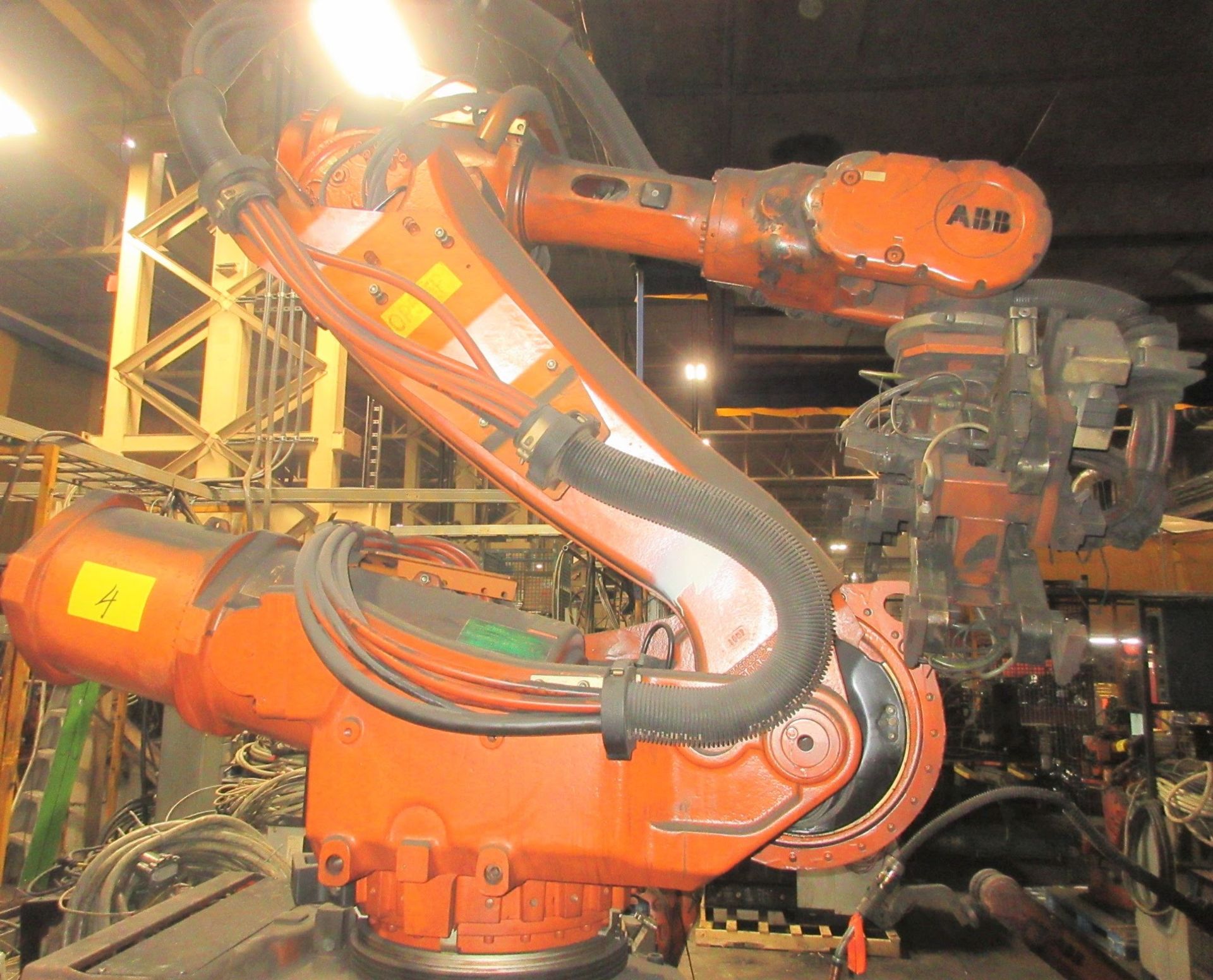 ABB IRB6600 LOADING ROBOT W/ IRC5 ROBOT CONTROLLER, TEACH PENDANT & CABLES (LOCATED IN BRAMPTON, ON) - Image 3 of 8
