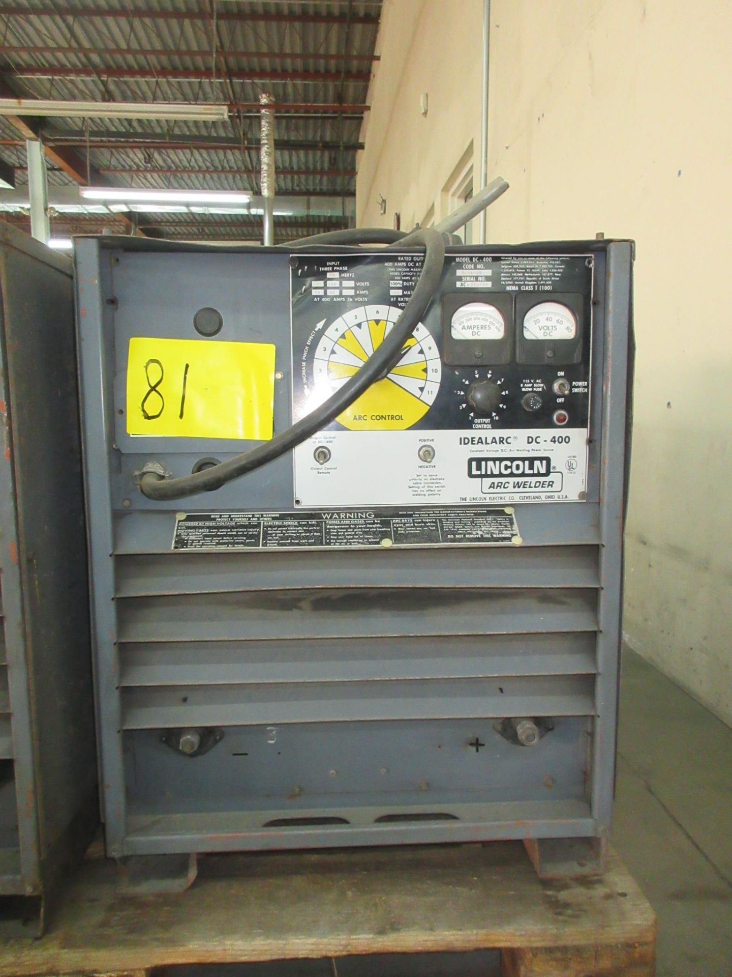 LINCOLN ELECTRIC IDEAARC DC-400 ARC WELDER (LOCATED IN THOROLD, ON) (RIGGING FEE $50)
