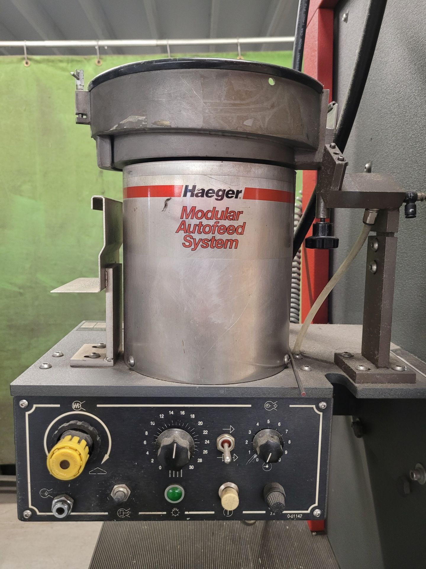 HAEGER 618-1H HYDRAULIC INSERTION PRESS, S/N - 06H01026 W/ HAEGER MODULAR AUTOFEED SYSTEM (RIGGING - Image 9 of 11