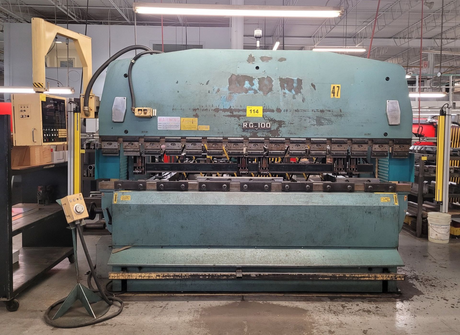 AMADA RG-100 CNC PRESS BRAKE, 110-TON X 10’ CAP., 118.2” TABLE LENGTH, 122.1” MAX BENDING LENGTH,