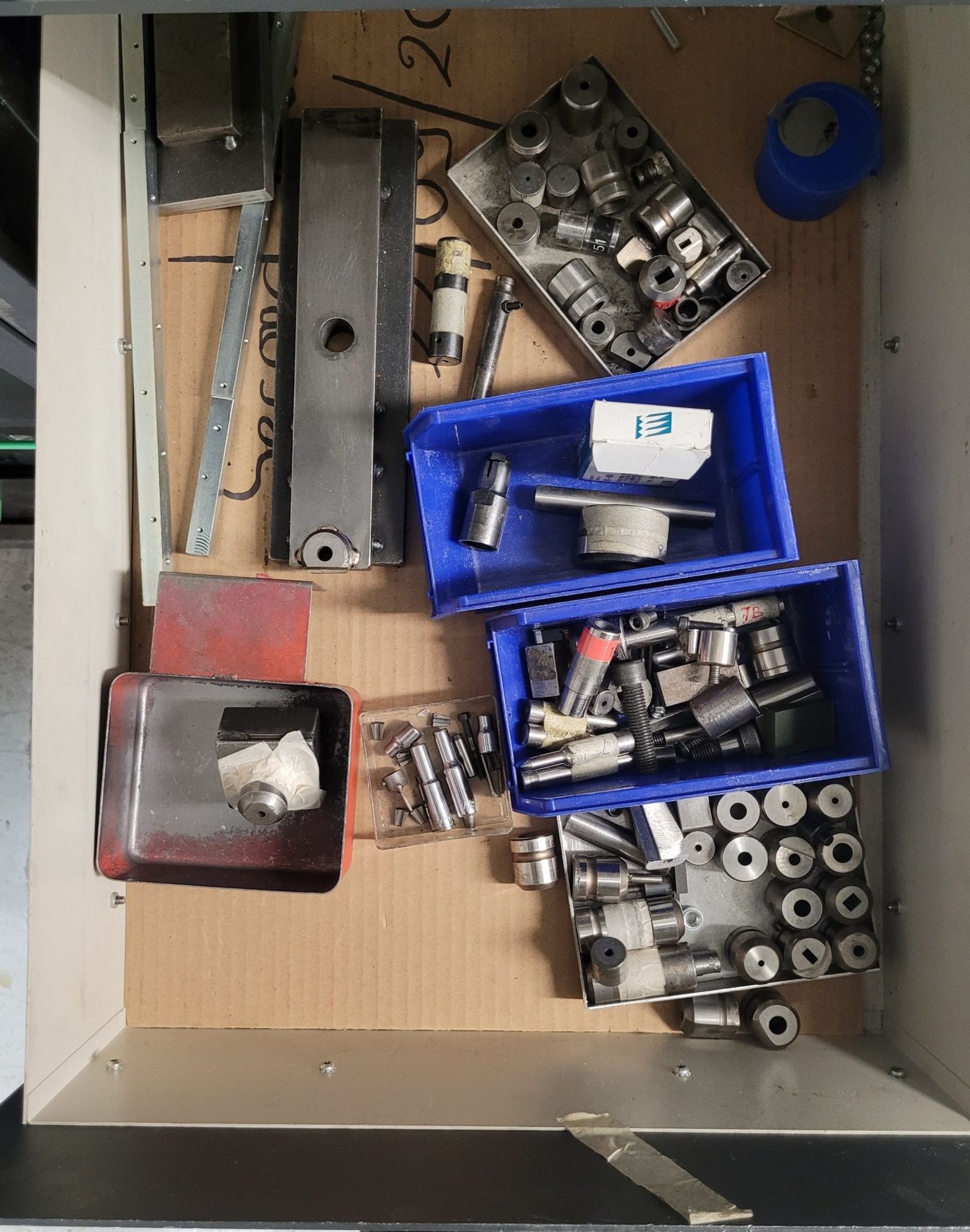 HAEGER TOOLING AND ACCESSORIES W/ CABINET - Image 13 of 17