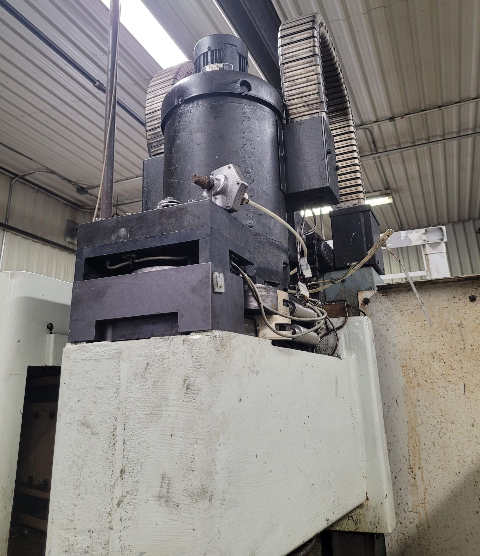 FADAL VMC4020 906-1 CNC VERTICAL MACHINING CENTER, CNC CONTROL, 10,000 RPM SPINDLE, 47.9” X 20” - Image 6 of 7