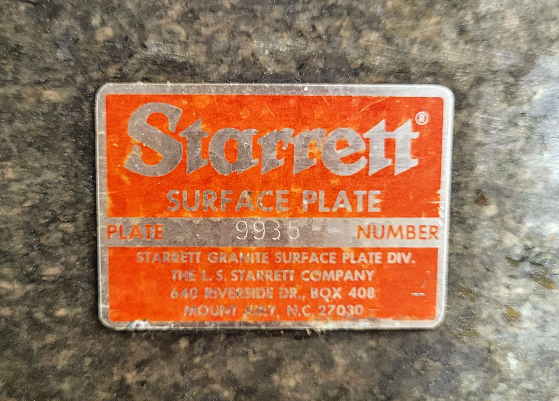 OPTICOM QUALIFIER 30 OPTICAL COMPARATOR AND STARRET SURFACE PLATE - Image 8 of 9