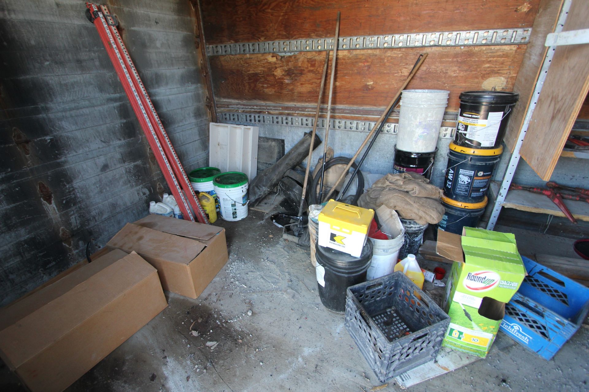 CONTENTS OF TRUCK BOX / STORAGE SHED