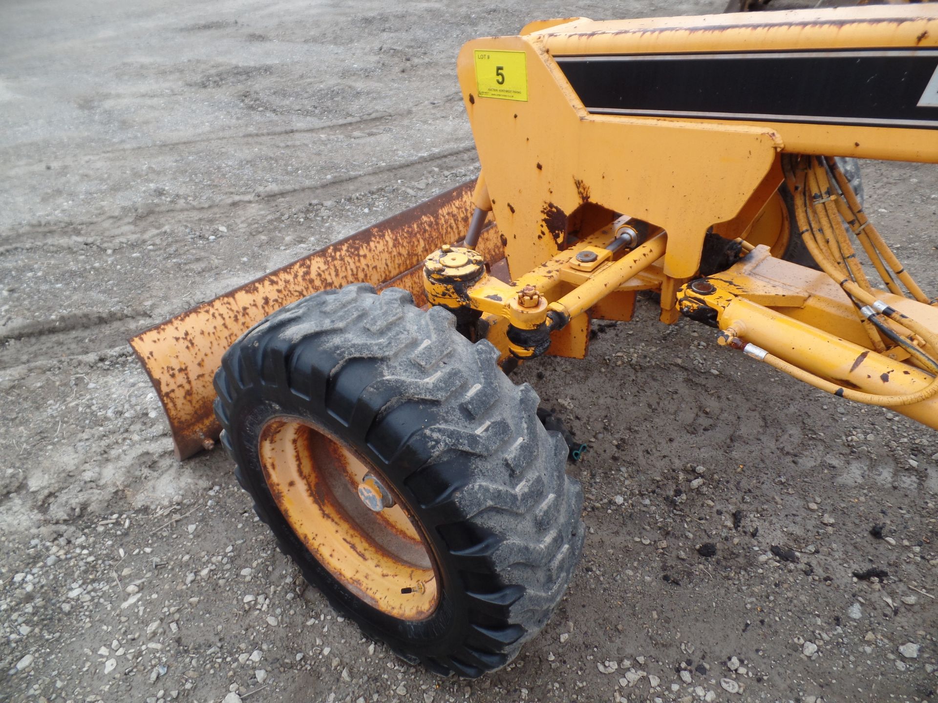 1999 LEE BOY 635B MOTOR GRADER, 2-SPEED HYDROSTATIC TRANSMISSION, 8’ MOLDBOARD, RIPPER, 48HP DIESEL, - Image 19 of 20