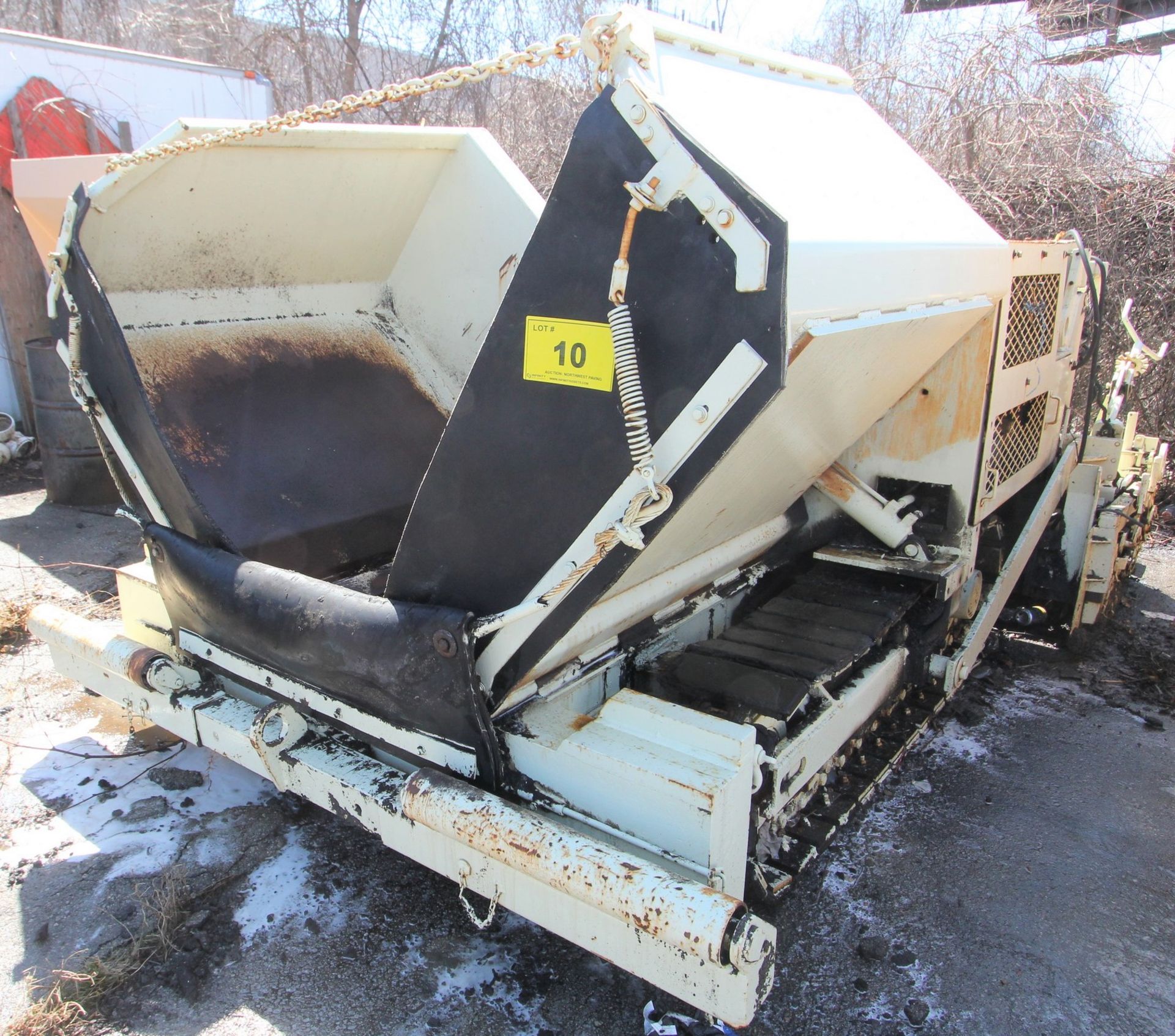 INGERSOLL RAND 550P ASPHALT TRACKED PAVER, CRAWLER TYPE, 4 CYL DIESEL, 7’ TO 11’ HYD SCREED