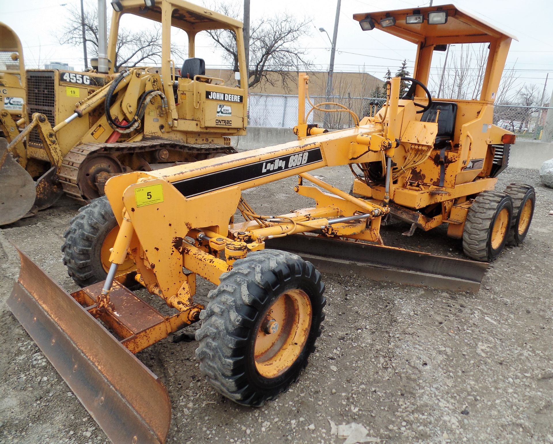 1999 LEE BOY 635B MOTOR GRADER, 2-SPEED HYDROSTATIC TRANSMISSION, 8’ MOLDBOARD, RIPPER, 48HP DIESEL,