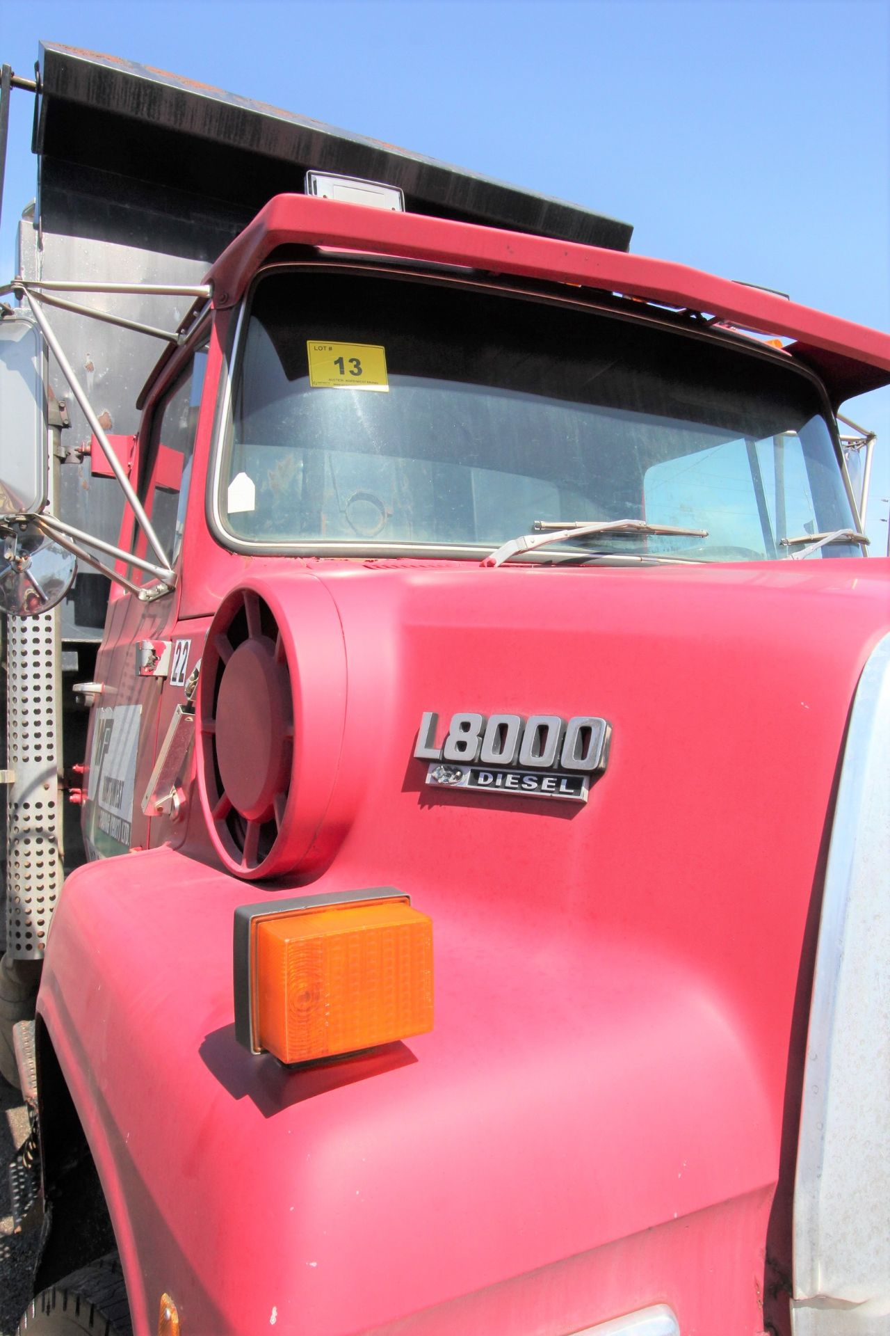 1988 FORD L8000 TANDEM AXLE DUMP TRUCK, FORD 280 HP DIESEL MOTOR, 15' BOX, 10-SPEED EATON FULLER - Image 15 of 38