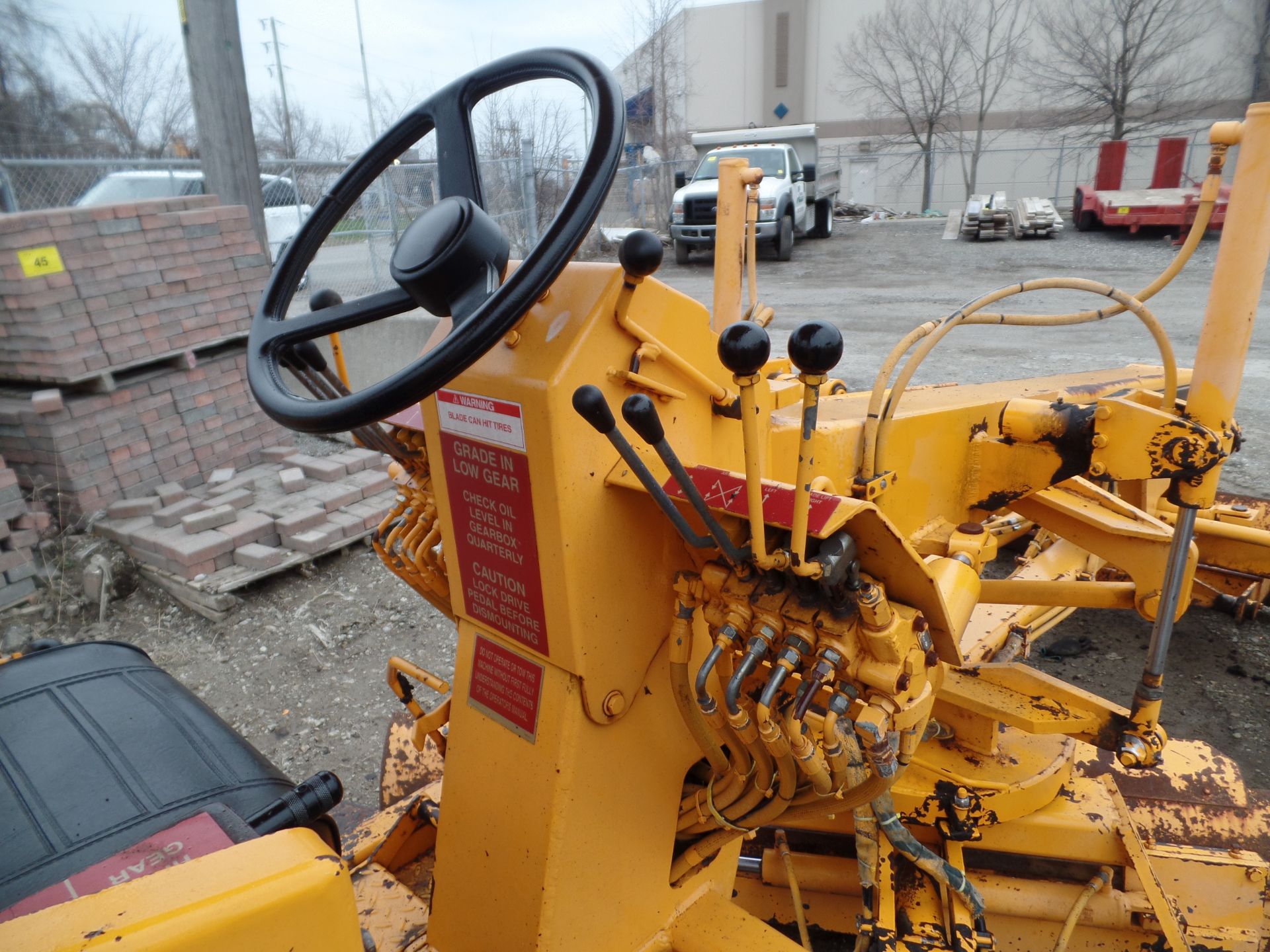 1999 LEE BOY 635B MOTOR GRADER, 2-SPEED HYDROSTATIC TRANSMISSION, 8’ MOLDBOARD, RIPPER, 48HP DIESEL, - Image 13 of 20