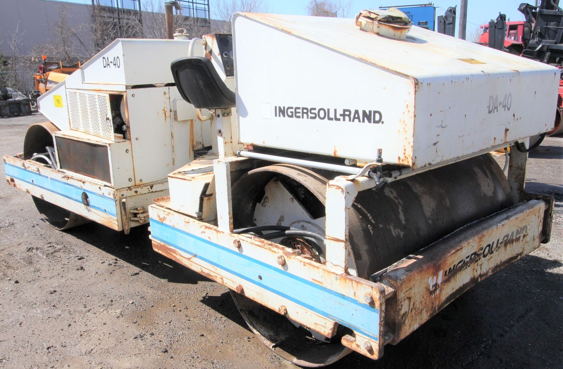 INGERSOLL RAND DA-40 TANDEM DRUM VIBRATORY ROLLER, 60” SMOOTH DRUM ROLLER, DETROIT DIESEL, APPROX. - Image 2 of 13