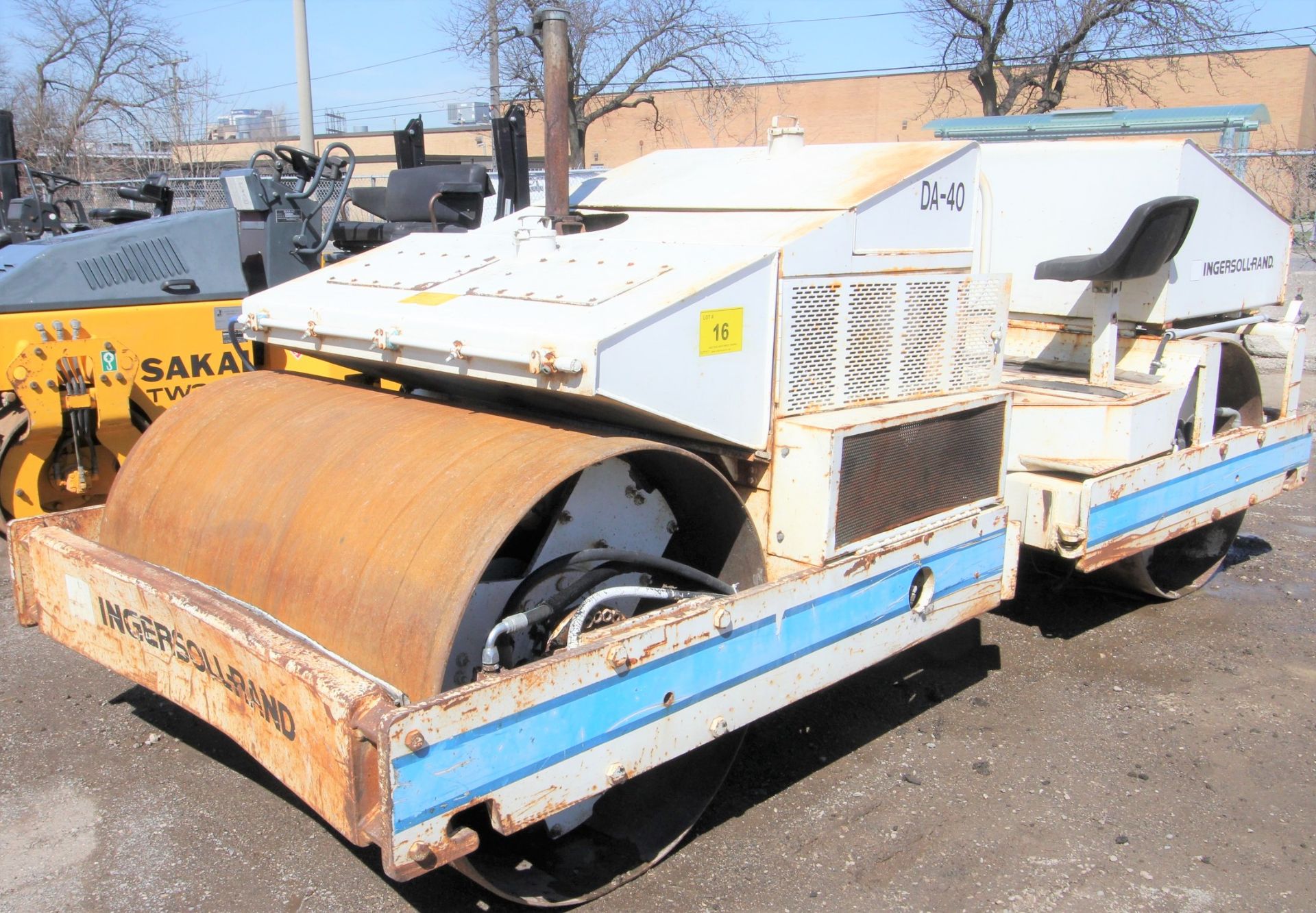 INGERSOLL RAND DA-40 TANDEM DRUM VIBRATORY ROLLER, 60” SMOOTH DRUM ROLLER, DETROIT DIESEL, APPROX.