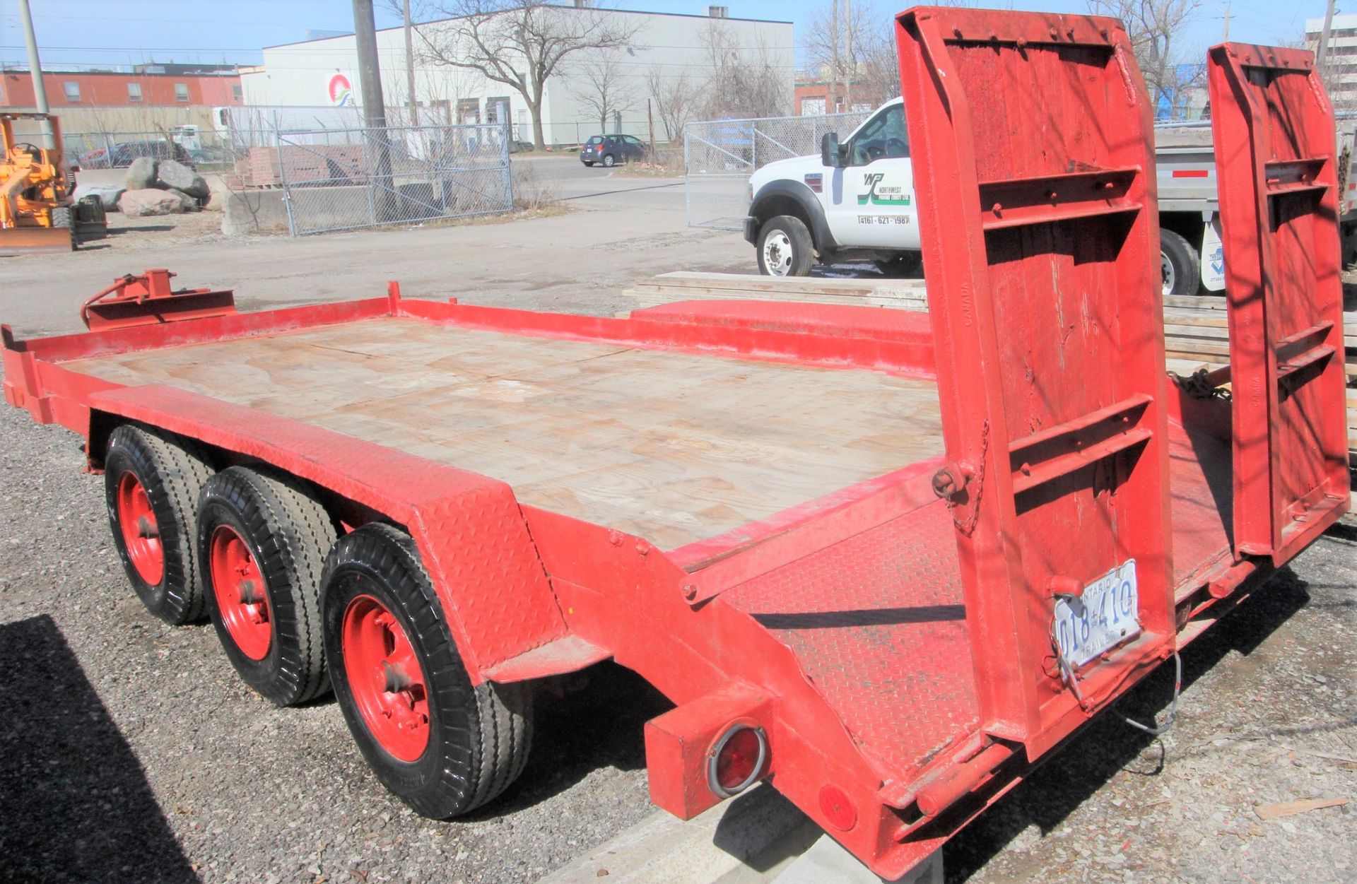 J.C. TRAILERS 18' TRI-AXLE EQUIPMENT TRAILER, 18,000 LBS. MAX CAPACITY, WOOD DECK, SPRING - Image 8 of 8