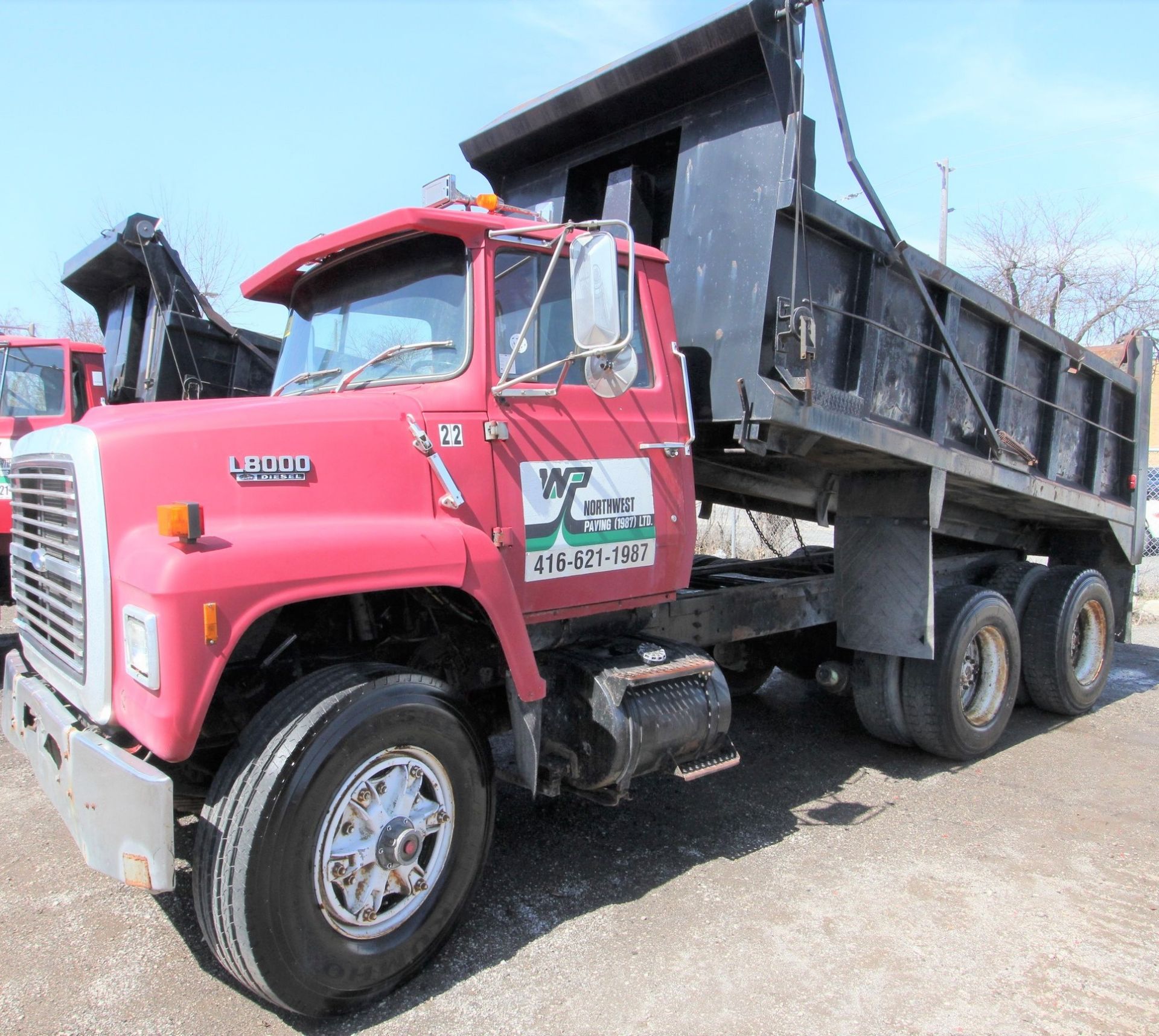 1988 FORD L8000 TANDEM AXLE DUMP TRUCK, FORD 280 HP DIESEL MOTOR, 15' BOX, 10-SPEED EATON FULLER - Image 17 of 38