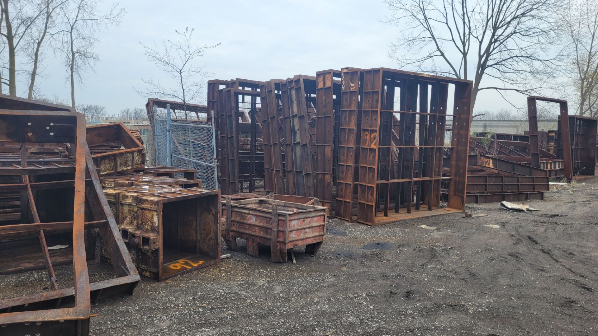 LOT - LARGE ASSORTMENT OF STEEL MOULD BOXES, BASKETS, PIPES, RODS, RACKS, LADELS, WALKWAYS, FLATS, - Image 2 of 34