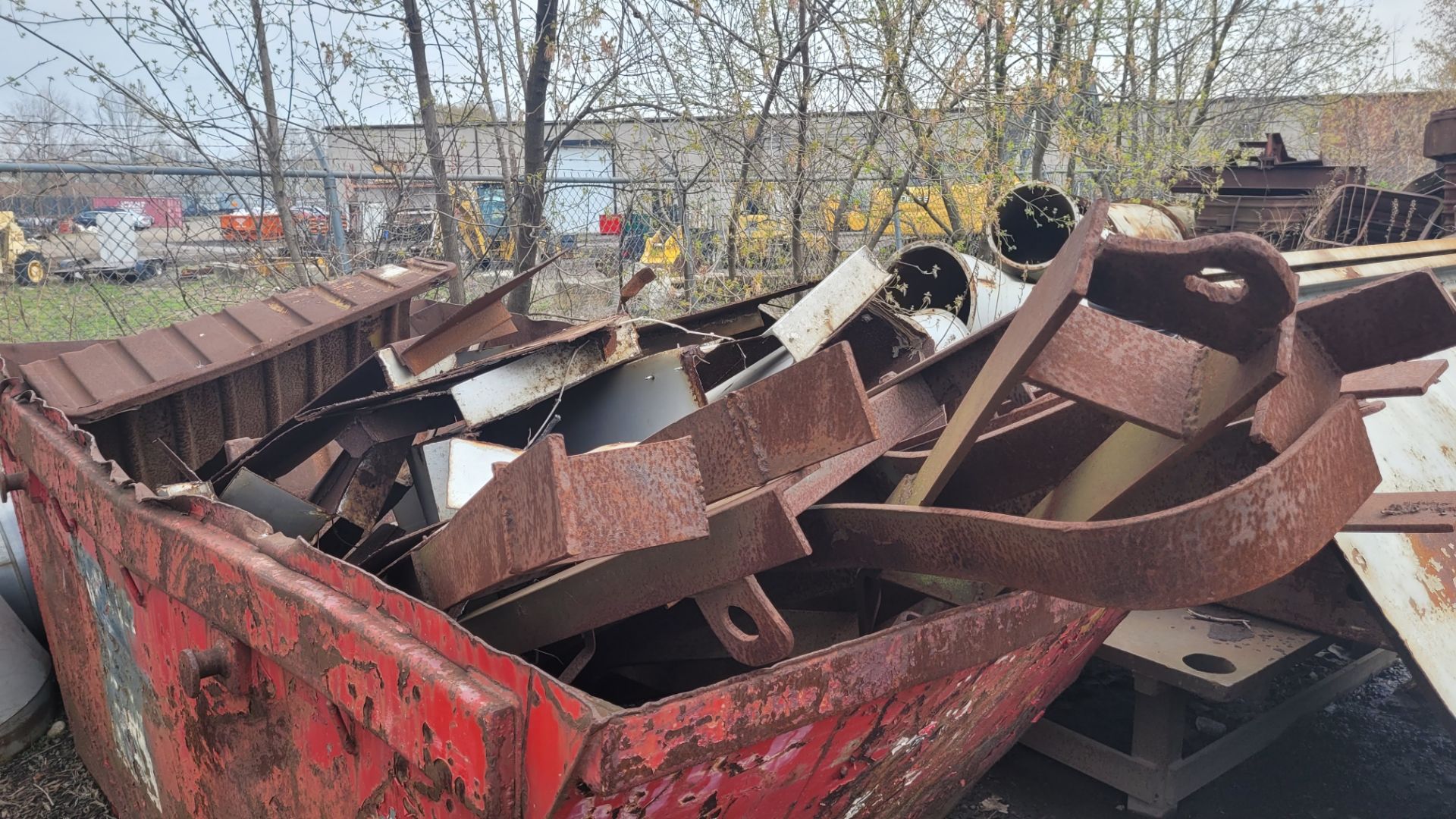 LOT - LARGE ASSORTMENT OF STEEL MOULD BOXES, BASKETS, PIPES, RODS, RACKS, LADELS, WALKWAYS, FLATS, - Image 23 of 34