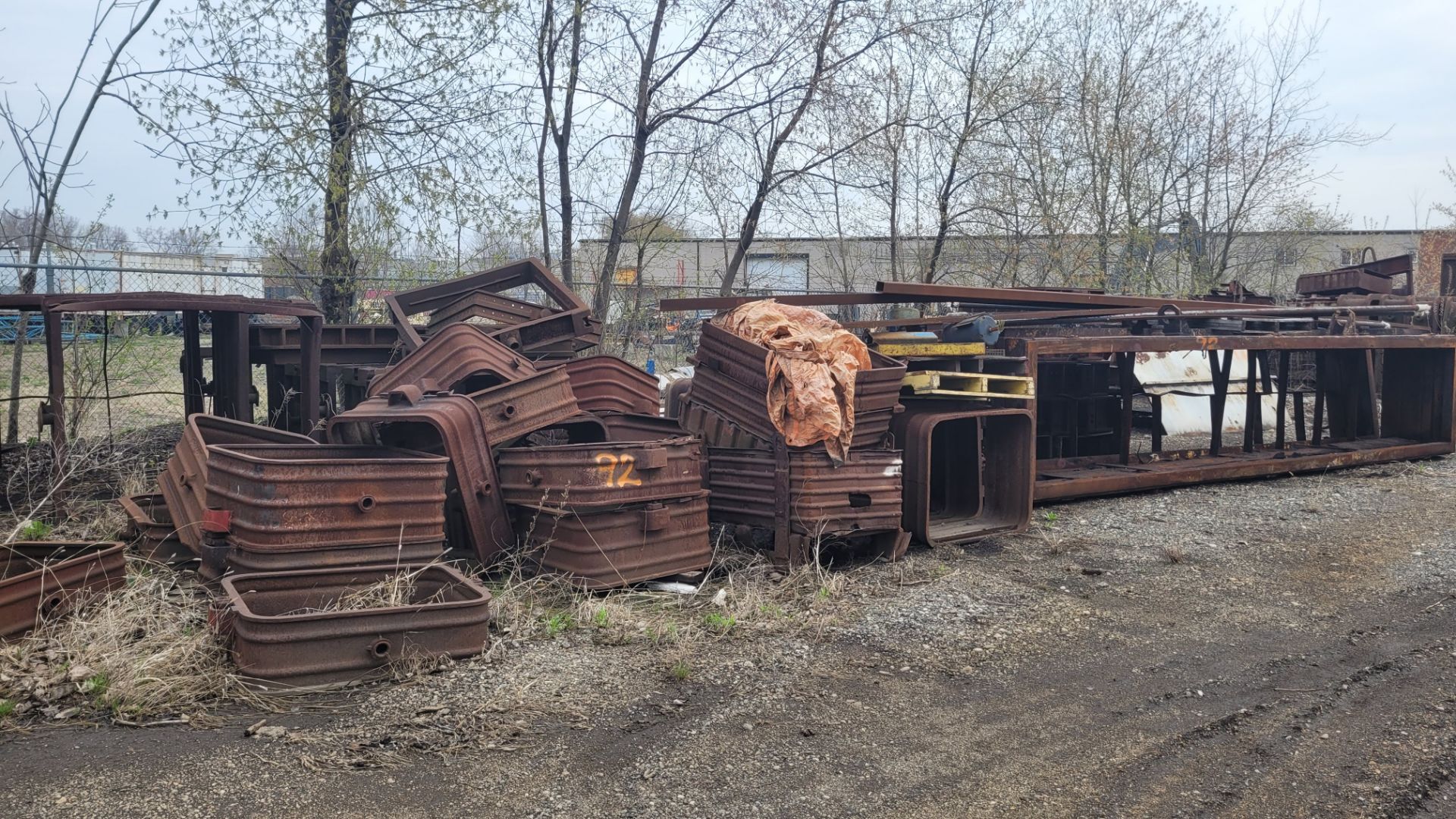 LOT - LARGE ASSORTMENT OF STEEL MOULD BOXES, BASKETS, PIPES, RODS, RACKS, LADELS, WALKWAYS, FLATS, - Image 12 of 34