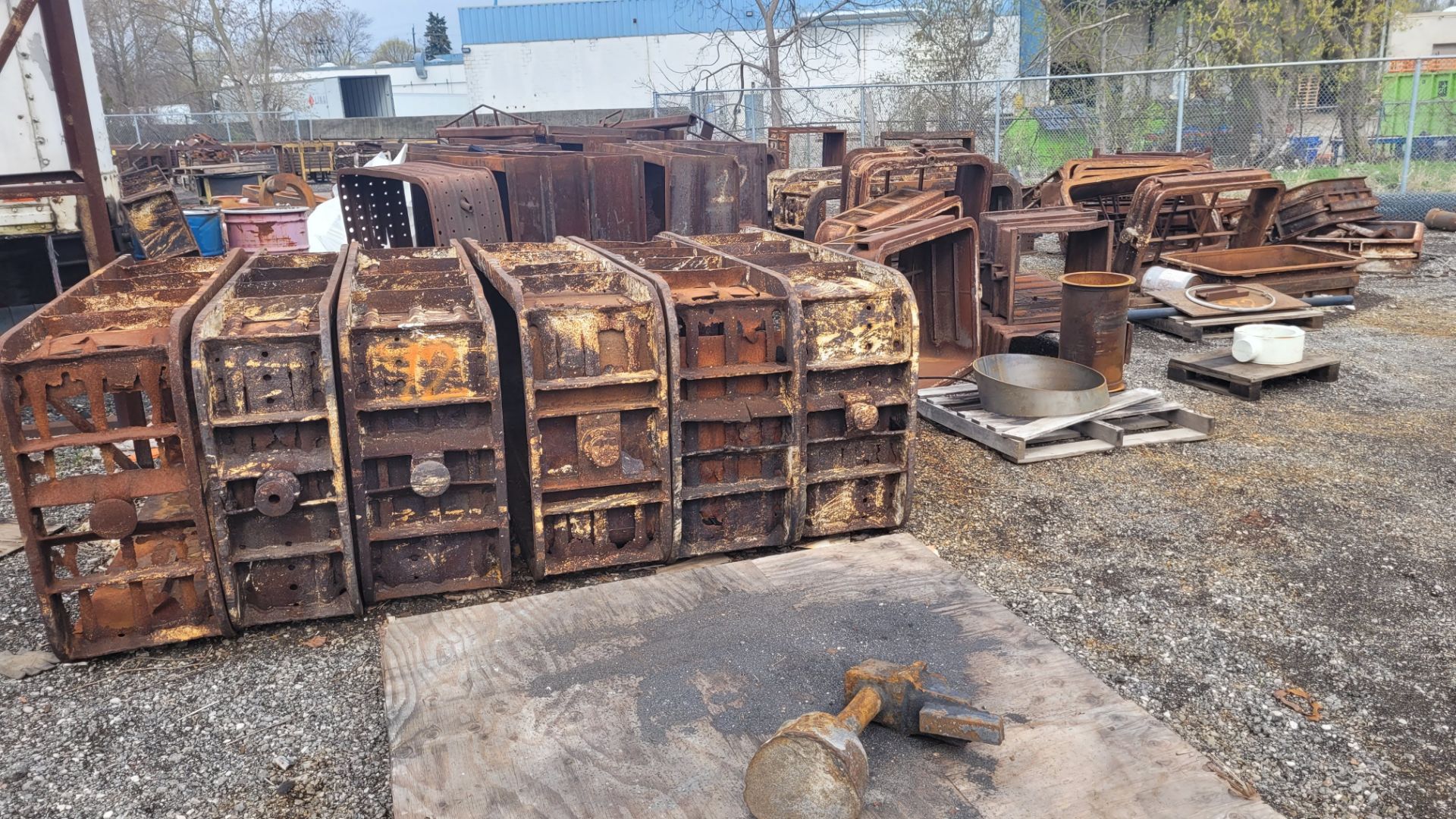 LOT - LARGE ASSORTMENT OF STEEL MOULD BOXES, BASKETS, PIPES, RODS, RACKS, LADELS, WALKWAYS, FLATS, - Image 32 of 34