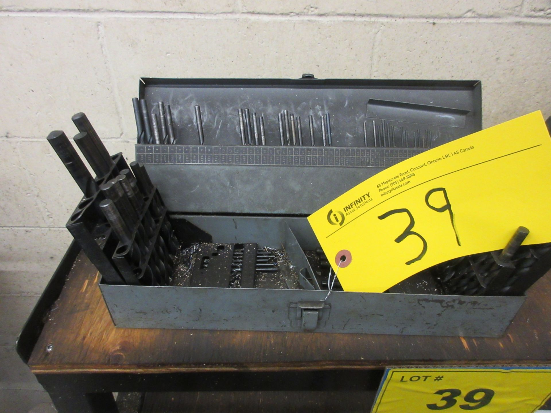 LOT OF DRILL BITS AND (4) DRILL BIT KITS W/ BOX OF TOOL HOLDERS - Image 3 of 4