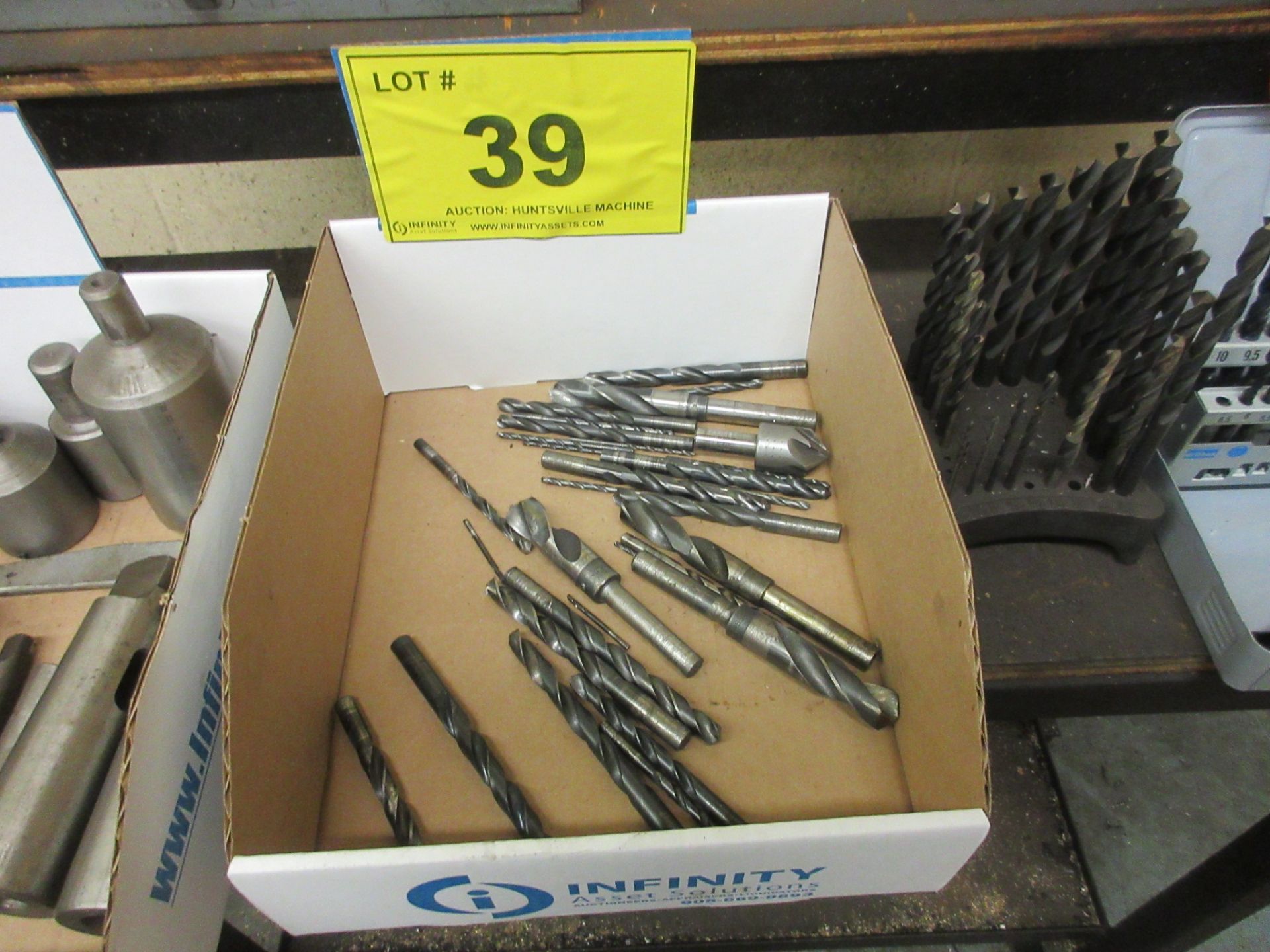 LOT OF DRILL BITS AND (4) DRILL BIT KITS W/ BOX OF TOOL HOLDERS - Image 4 of 4