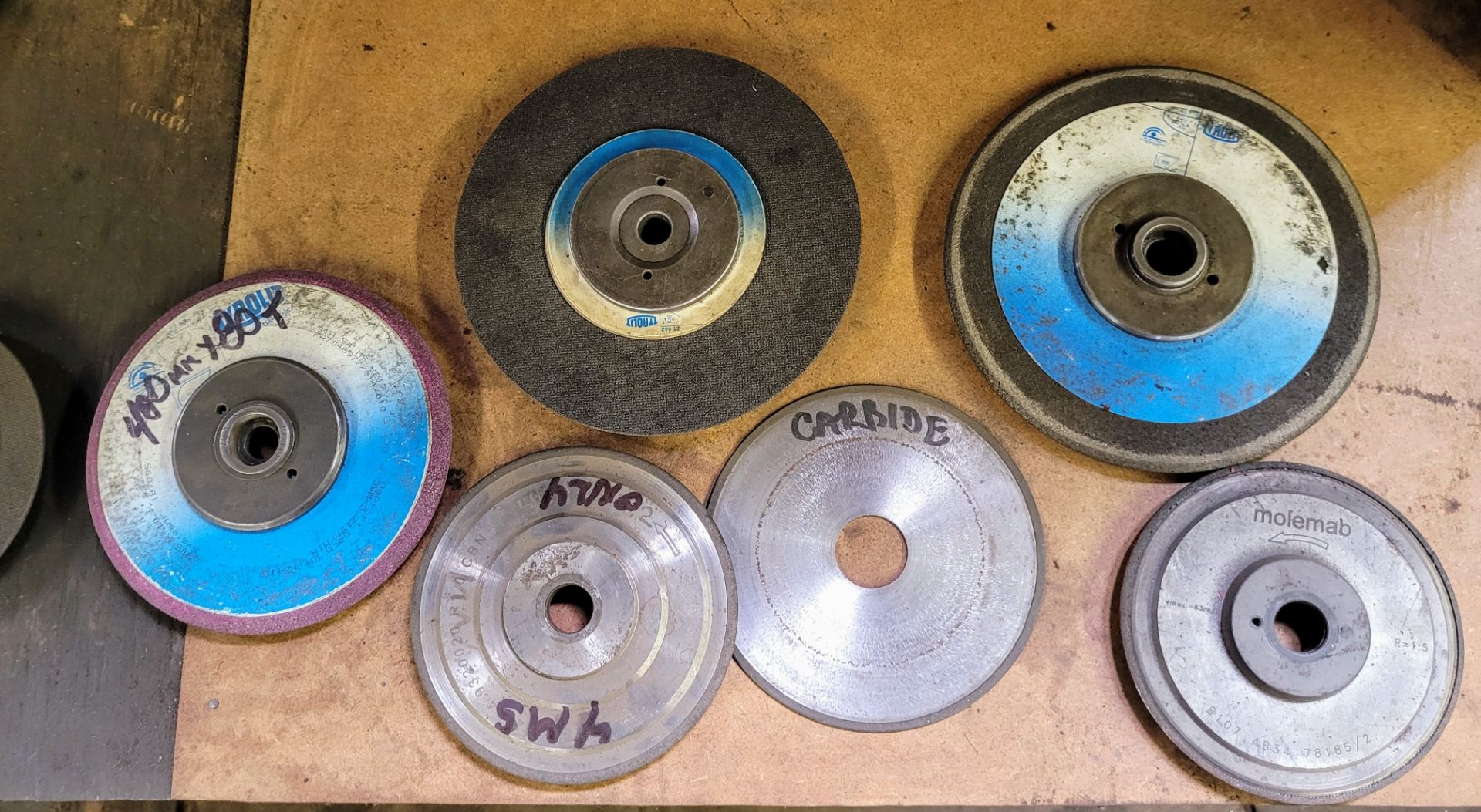 LOT - ASSORTED GRINDING WHEELS, BLADES, HARDWARE, ETC - Image 4 of 4