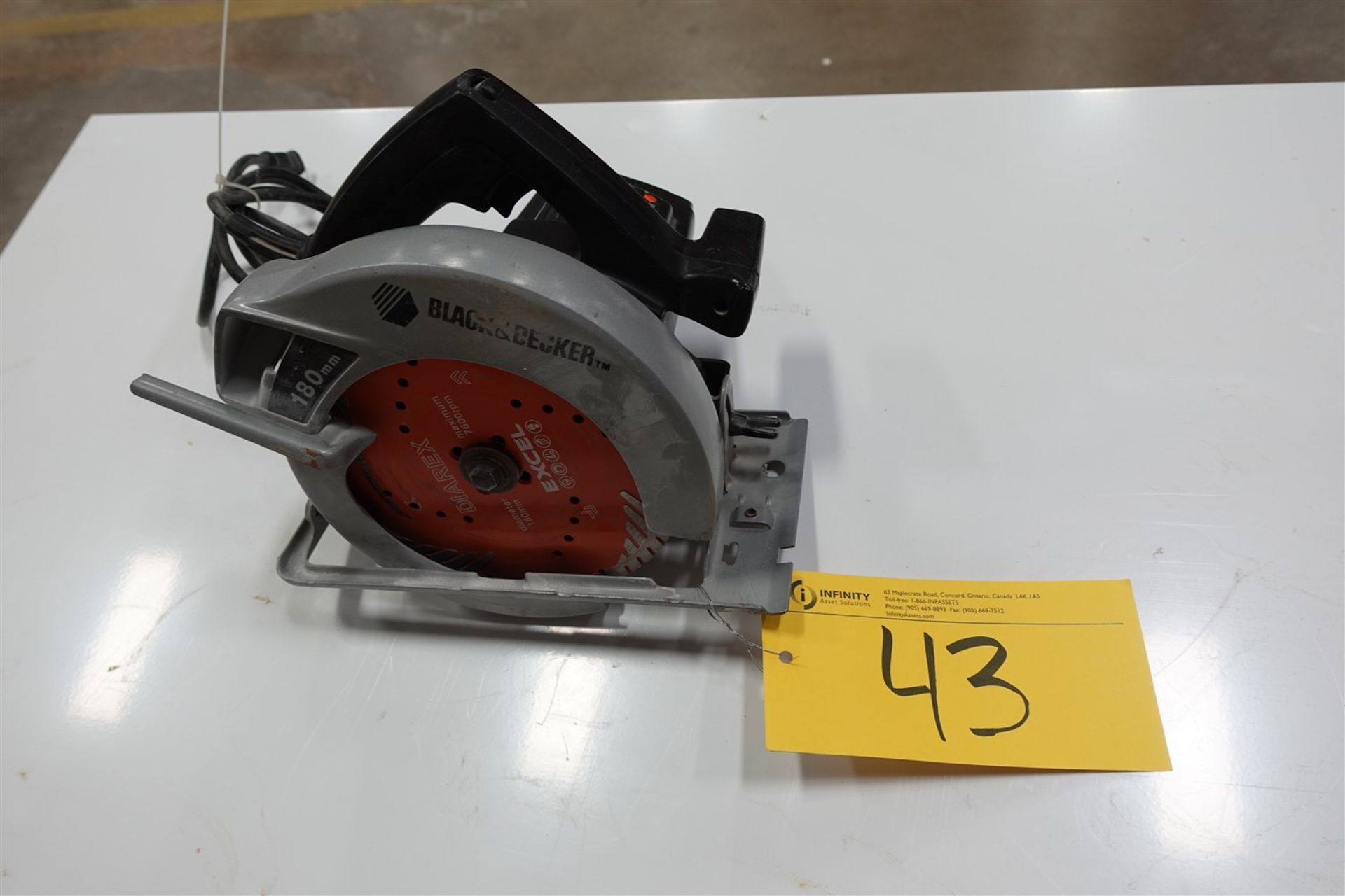 BLACK & DECKER ELECTRIC CIRCULAR SAW