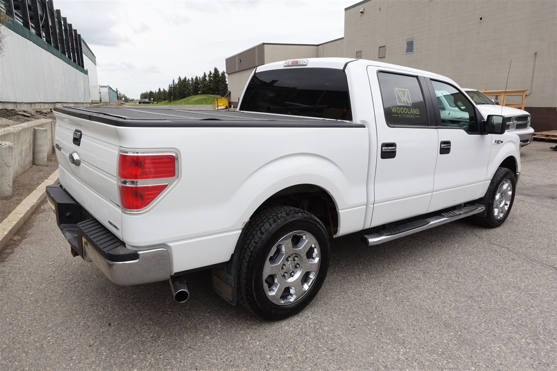 2012 FORD F-150 XLT CREW CAB SHORT BOX PICK-UP TRUCK, 4X4, 5.0L GAS ENGINE, S/N 1FTFW1EF7CKE27082 - Image 4 of 9