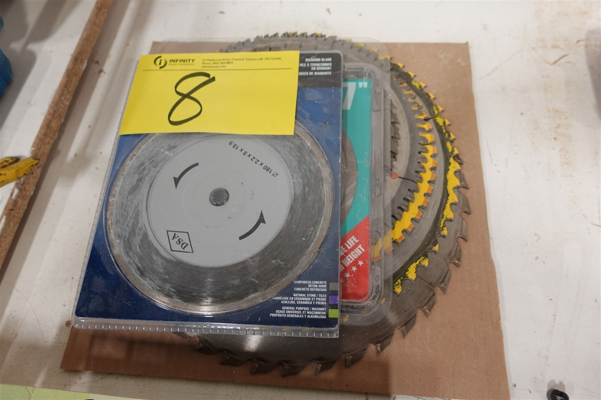 LOT OF ASSORTED SAW BLADES