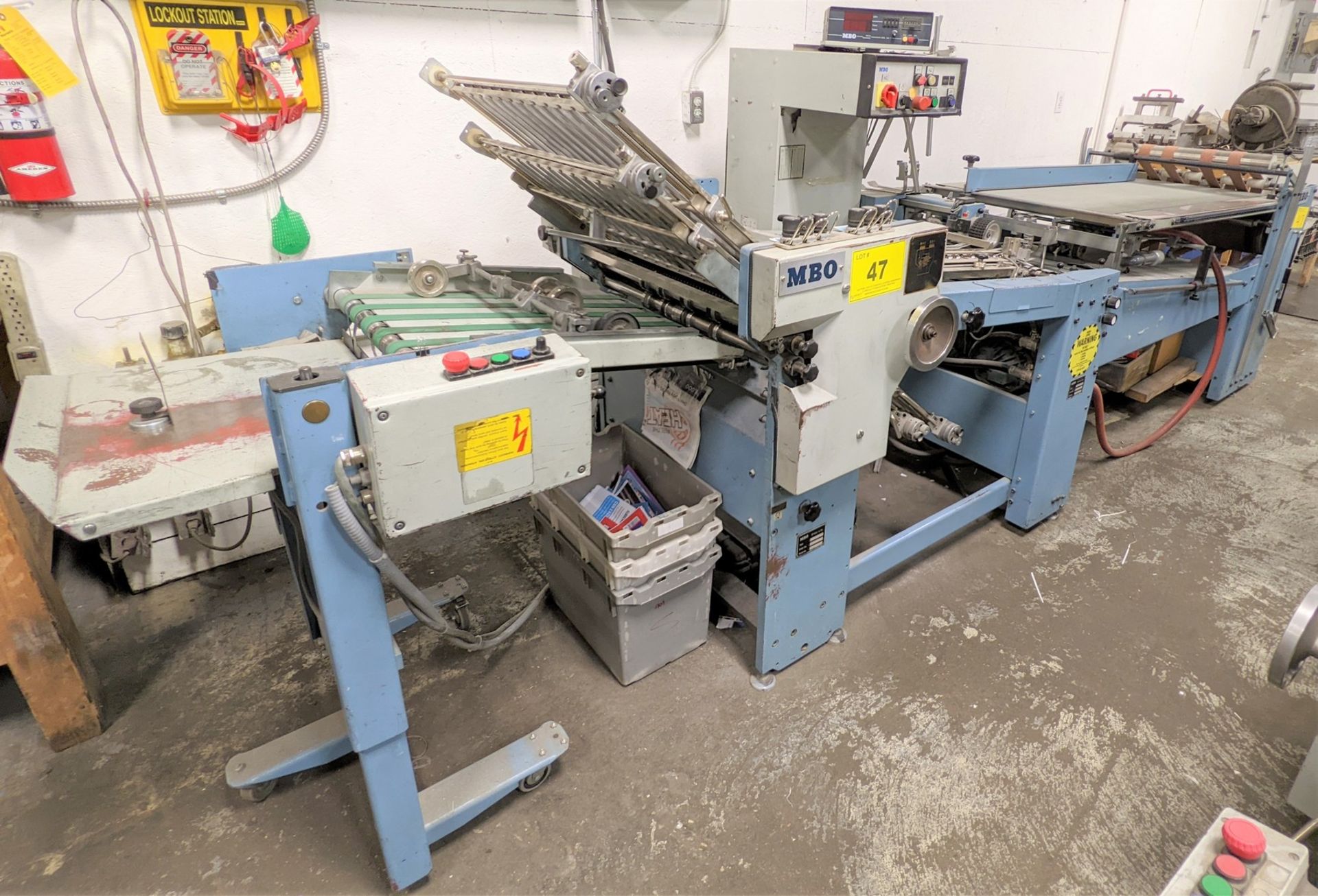 MBO B23-C CONTINUOUS FEED PAPER FOLDER W/ 2 RIGHT ANGLES, 32 PAGE FOLDER INCLUDES/ MBO B23-1-23/4 - Image 4 of 14