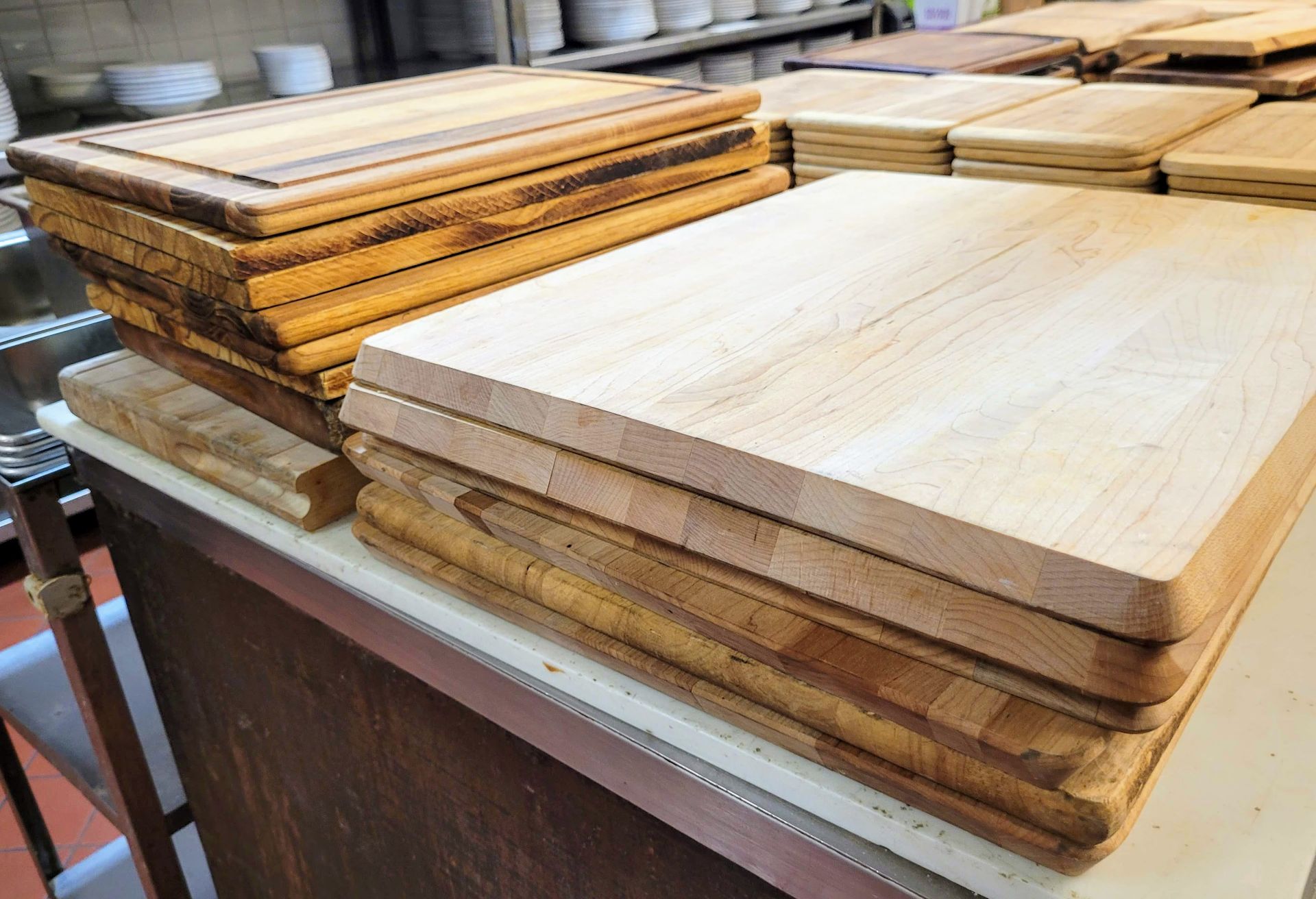 LOT - ASSORTED WOODEN CUTTING BOARDS - Image 2 of 4