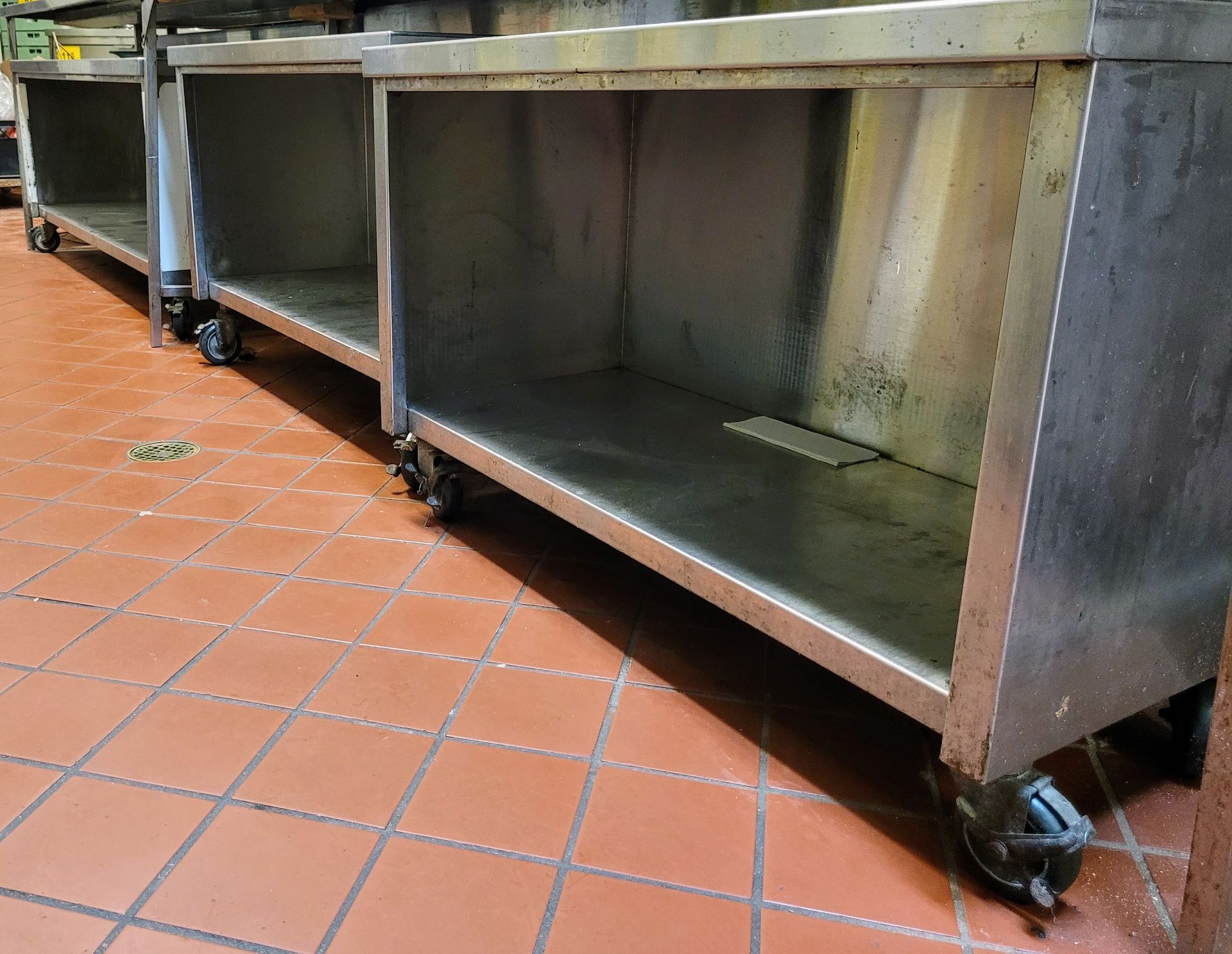 LOT - (3) PORTABLE STAINLESS STEEL UNITS - (42"L X 19"W X 32"H)