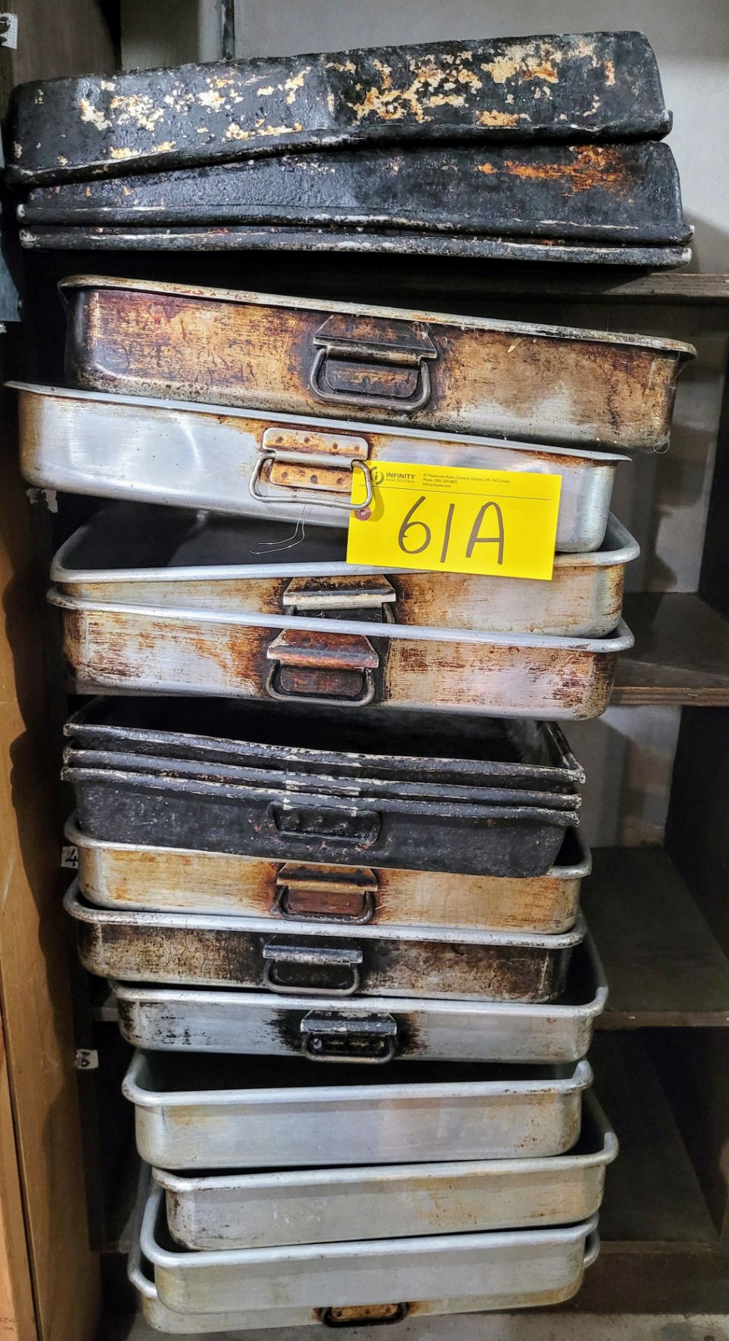 LOT - STEEL OVEN PANS