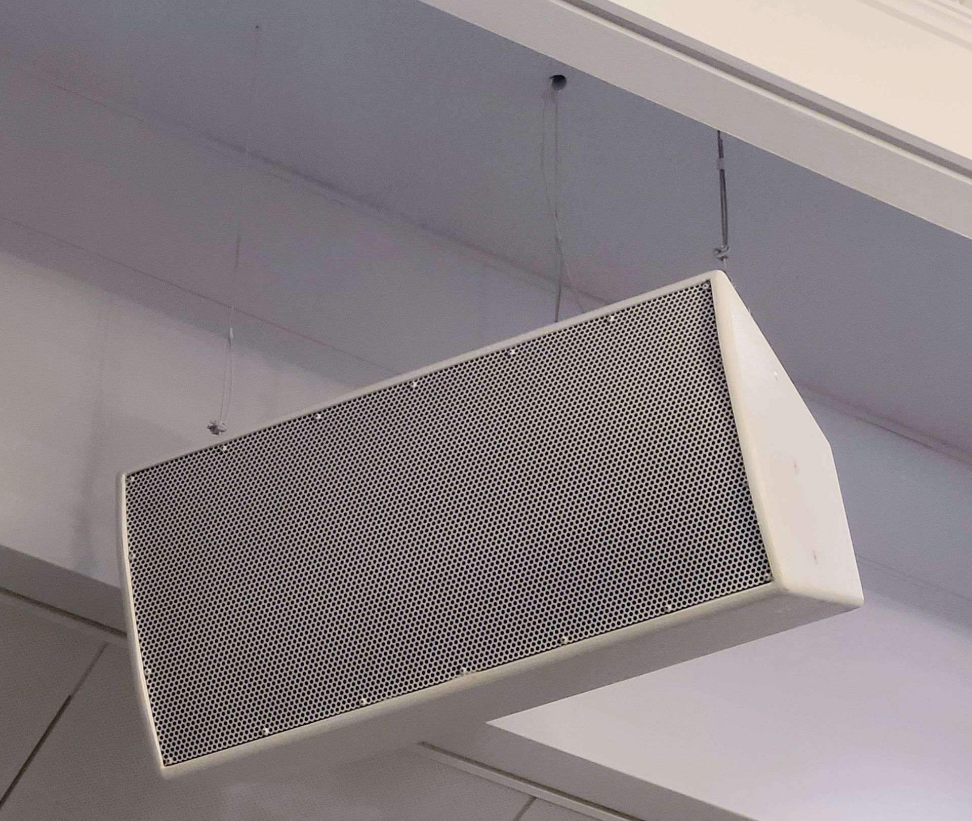 LOT - (4) SPEAKERS - CEILING MOUNTED - Image 4 of 4