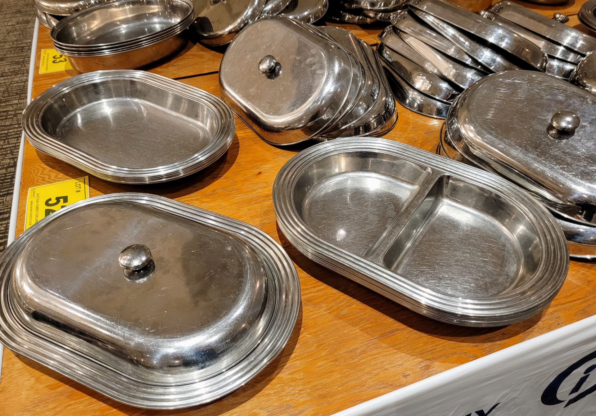 LOT - SILVER SERVICE SERVING DISHES - Image 4 of 4