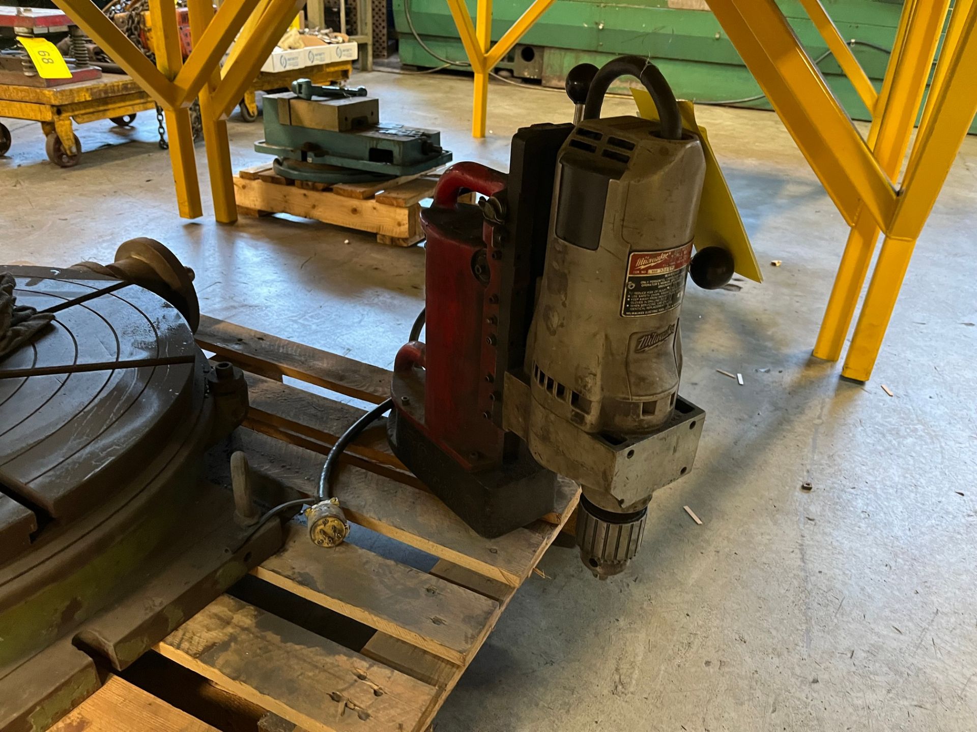 MILWAUKEE MAGNETIC SURFACE DRILL, MODEL 4262-1 - Image 3 of 3