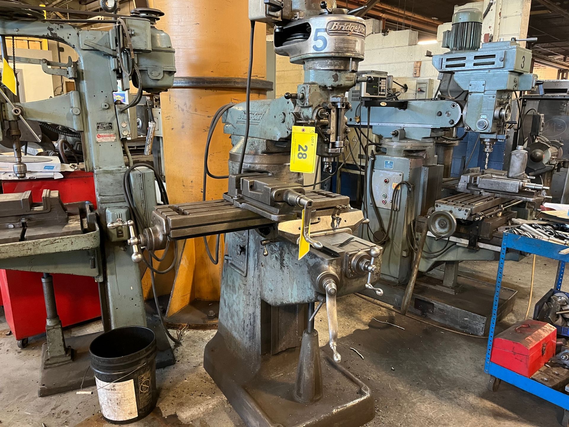 BRIDGEPORT VERTICAL MILLING MACHINE, 80 TO 2720 RPM, S/N J8698P, 9" X 36" TABLE, NO VISE, COLLETS OR - Image 2 of 7