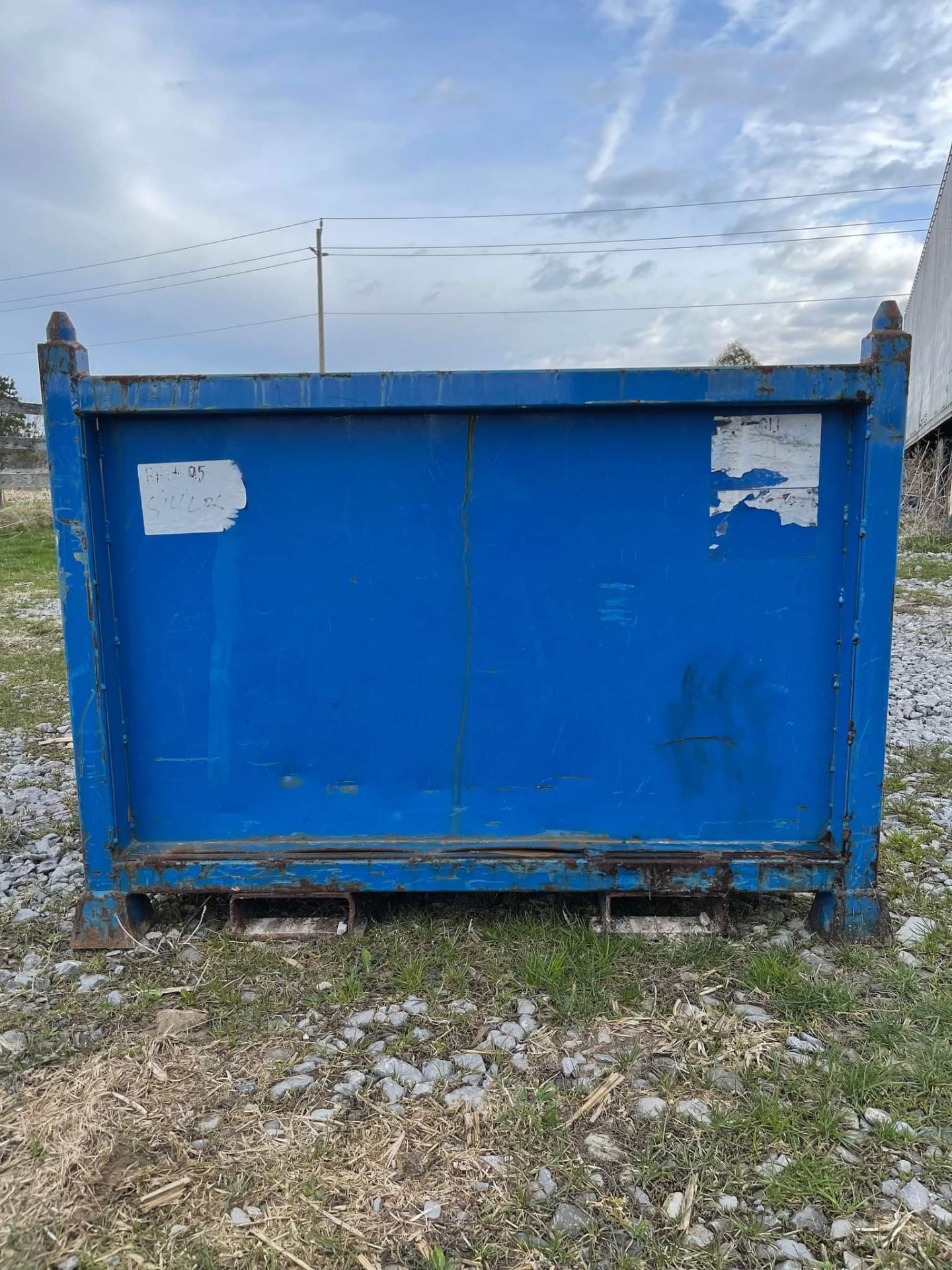 STEEL TOTE BIN W/ FORKLIFT POCKETS, APPROX. 9'9"L X 4'1"W X 2'6"H (LOCATED IN BRANTFORD, ON) - Image 2 of 4